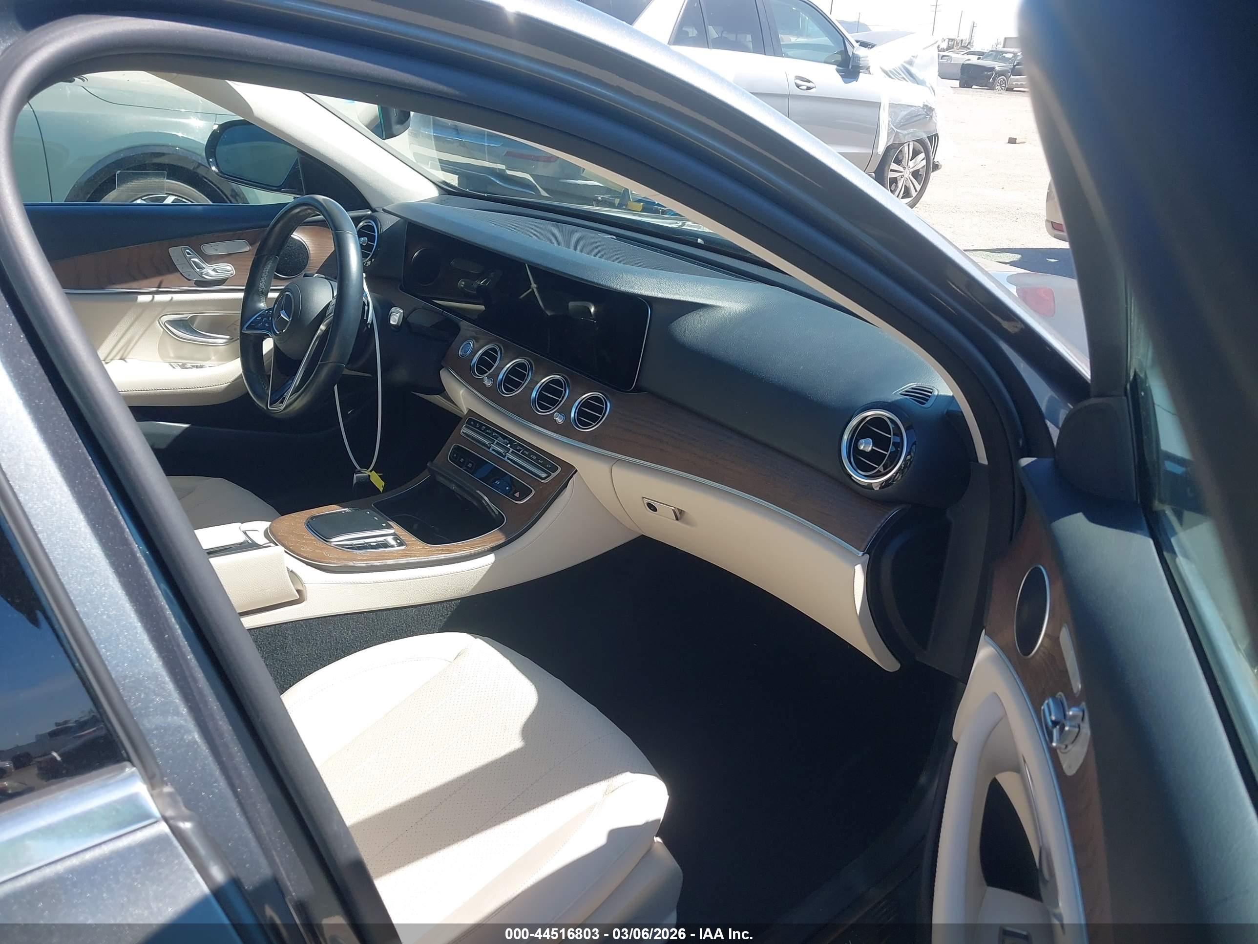 MERCEDES-BENZ E image 5