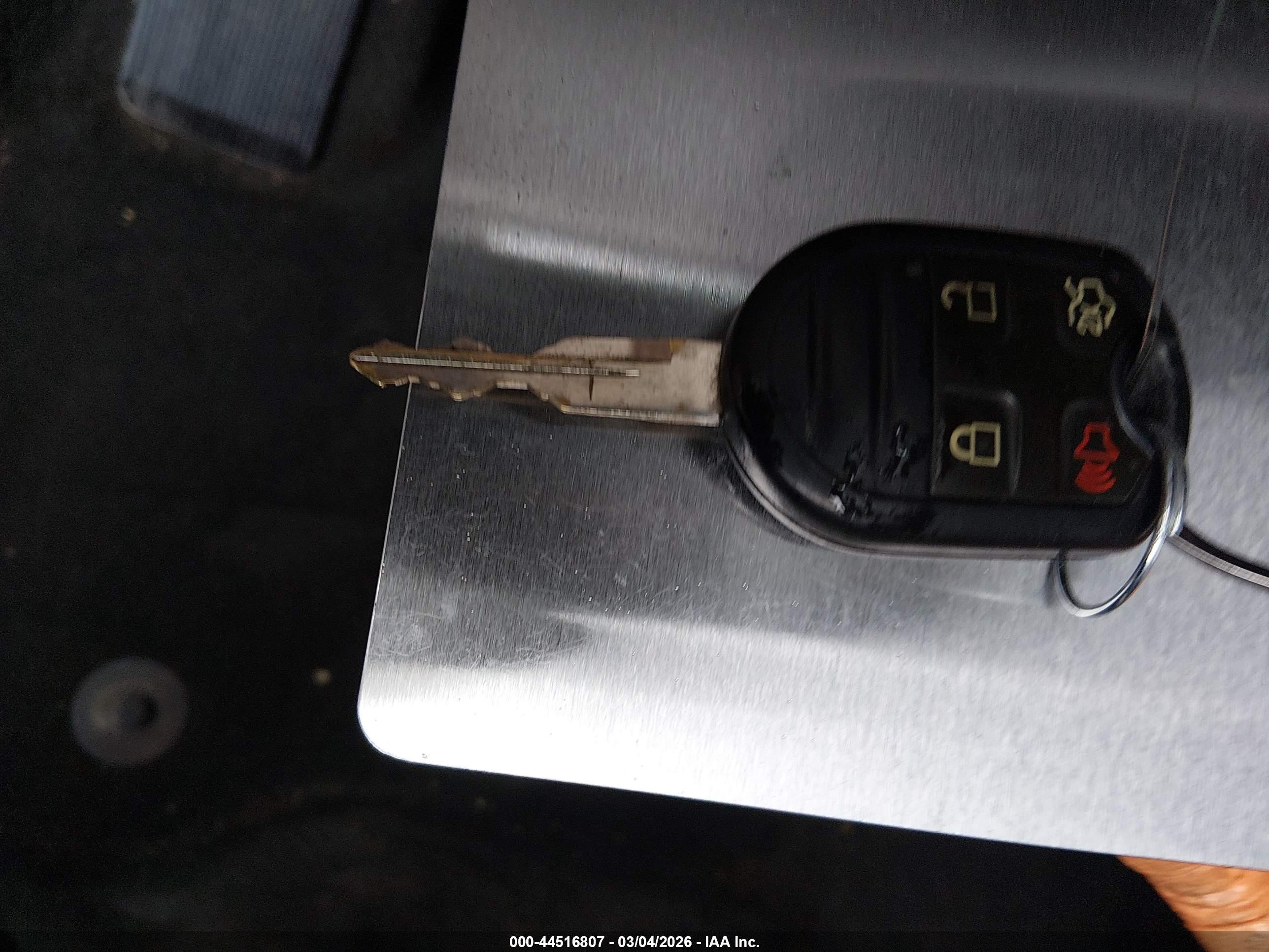 FORD EXPLORER image 11
