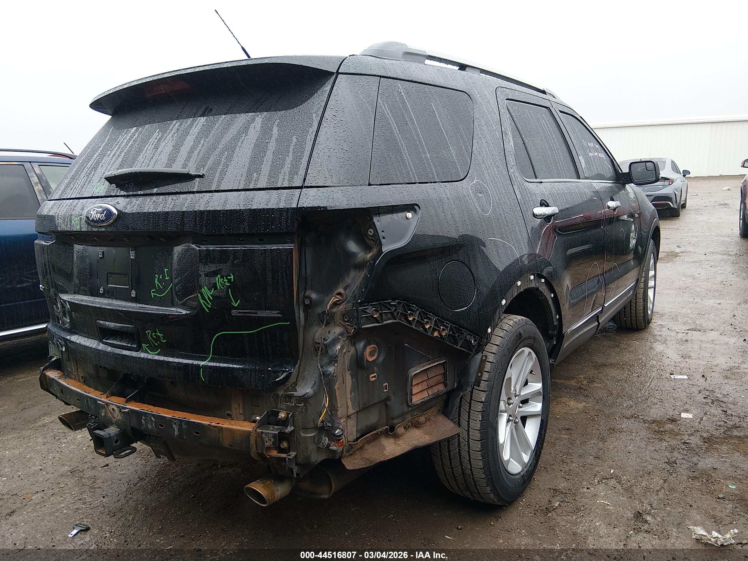 FORD EXPLORER image 4