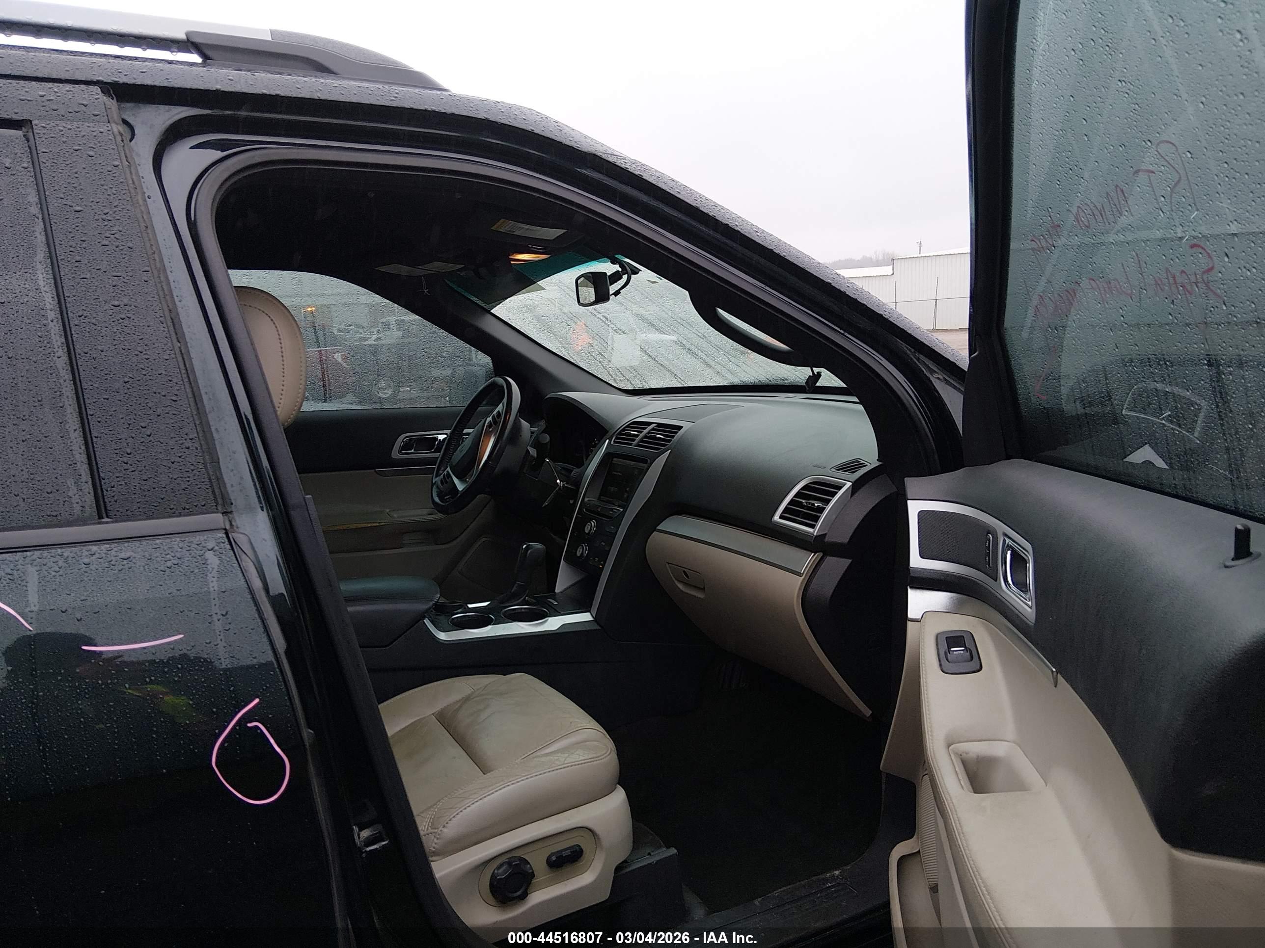FORD EXPLORER image 5