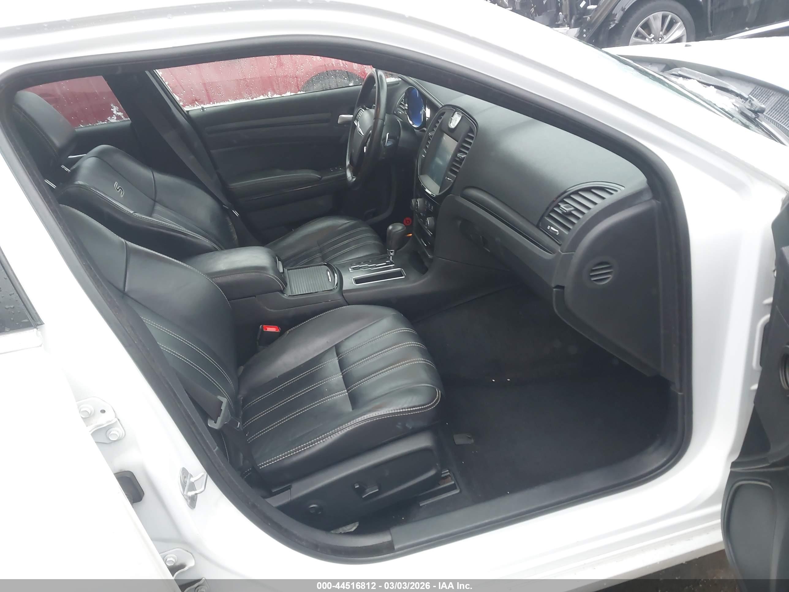 CHRYSLER 300 image 5