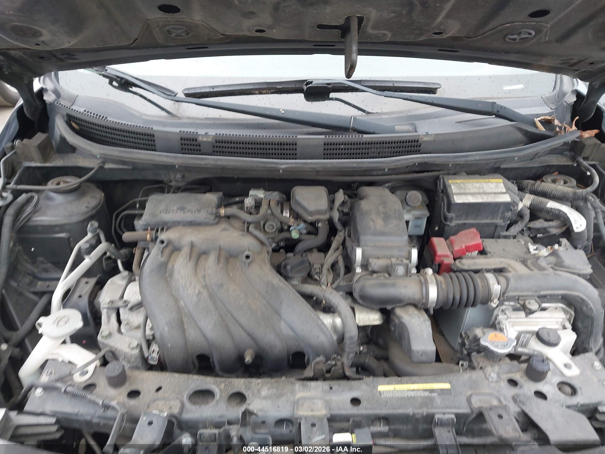 NISSAN VERSA image 10