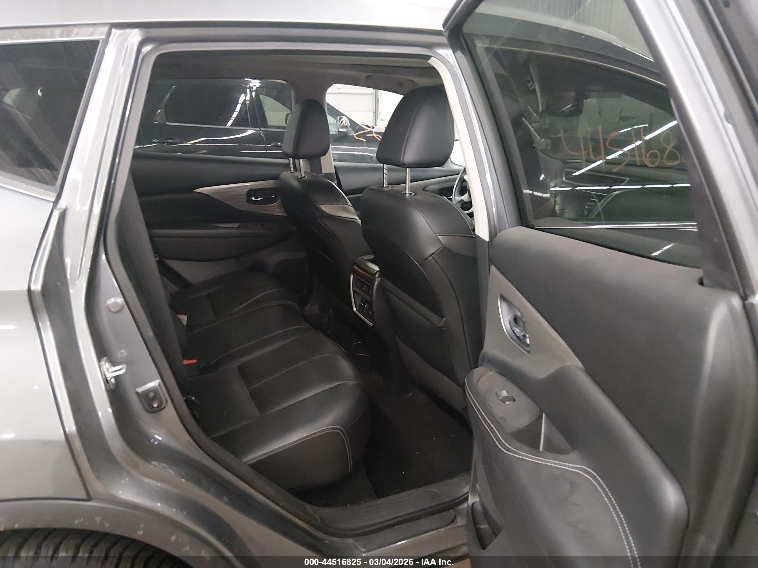NISSAN MURANO image 8