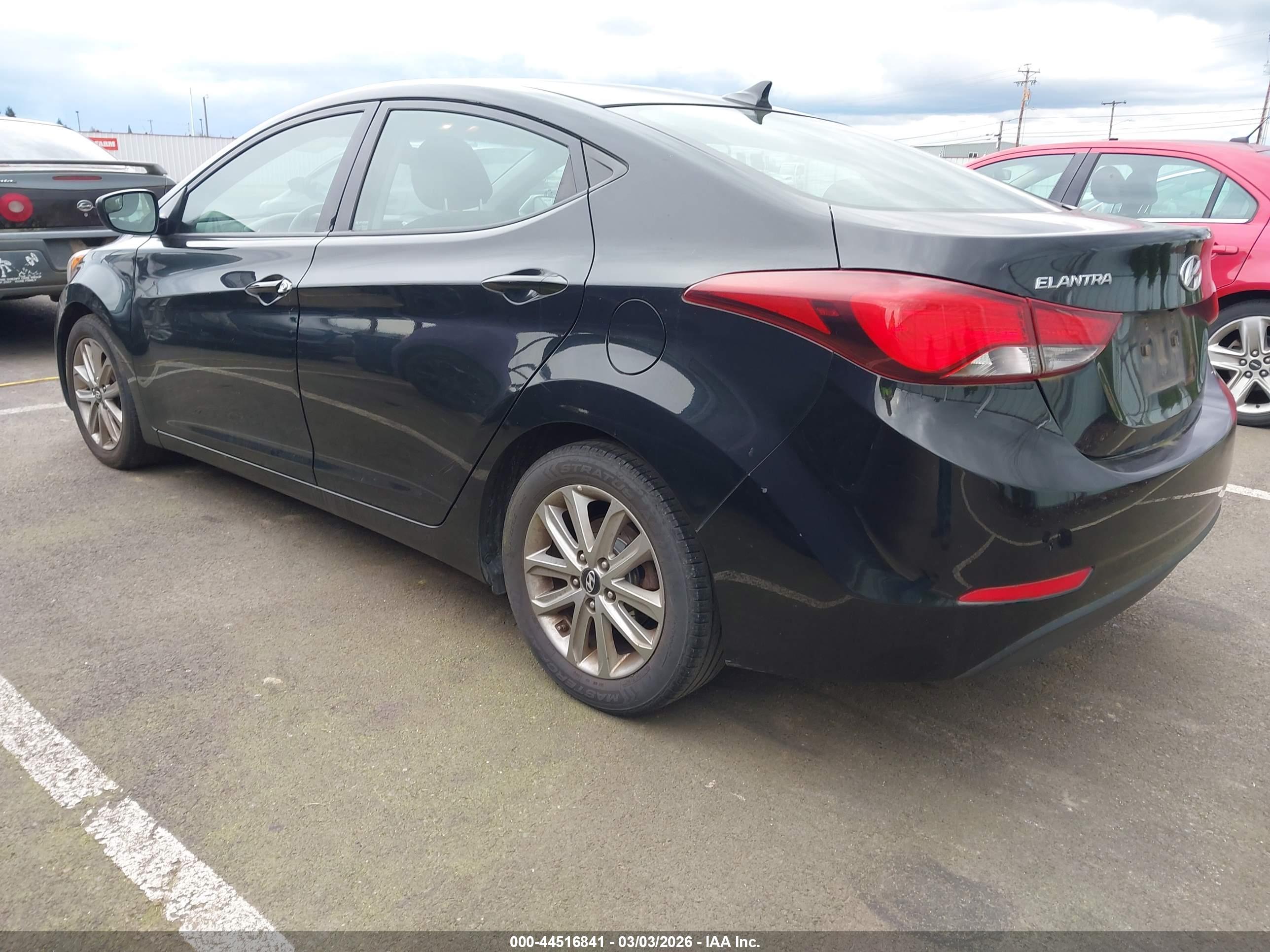 HYUNDAI ELANTRA image 3