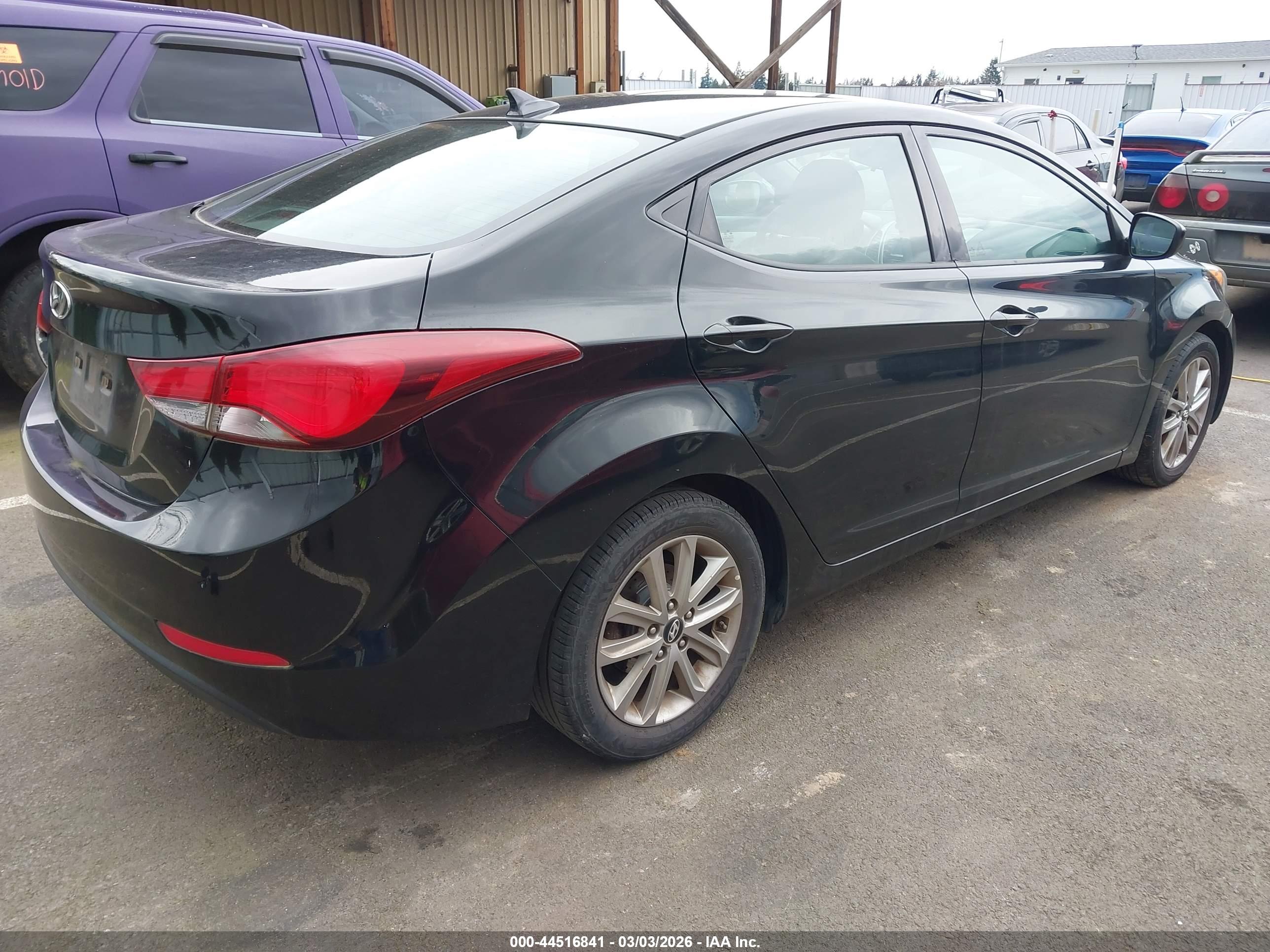 HYUNDAI ELANTRA image 4