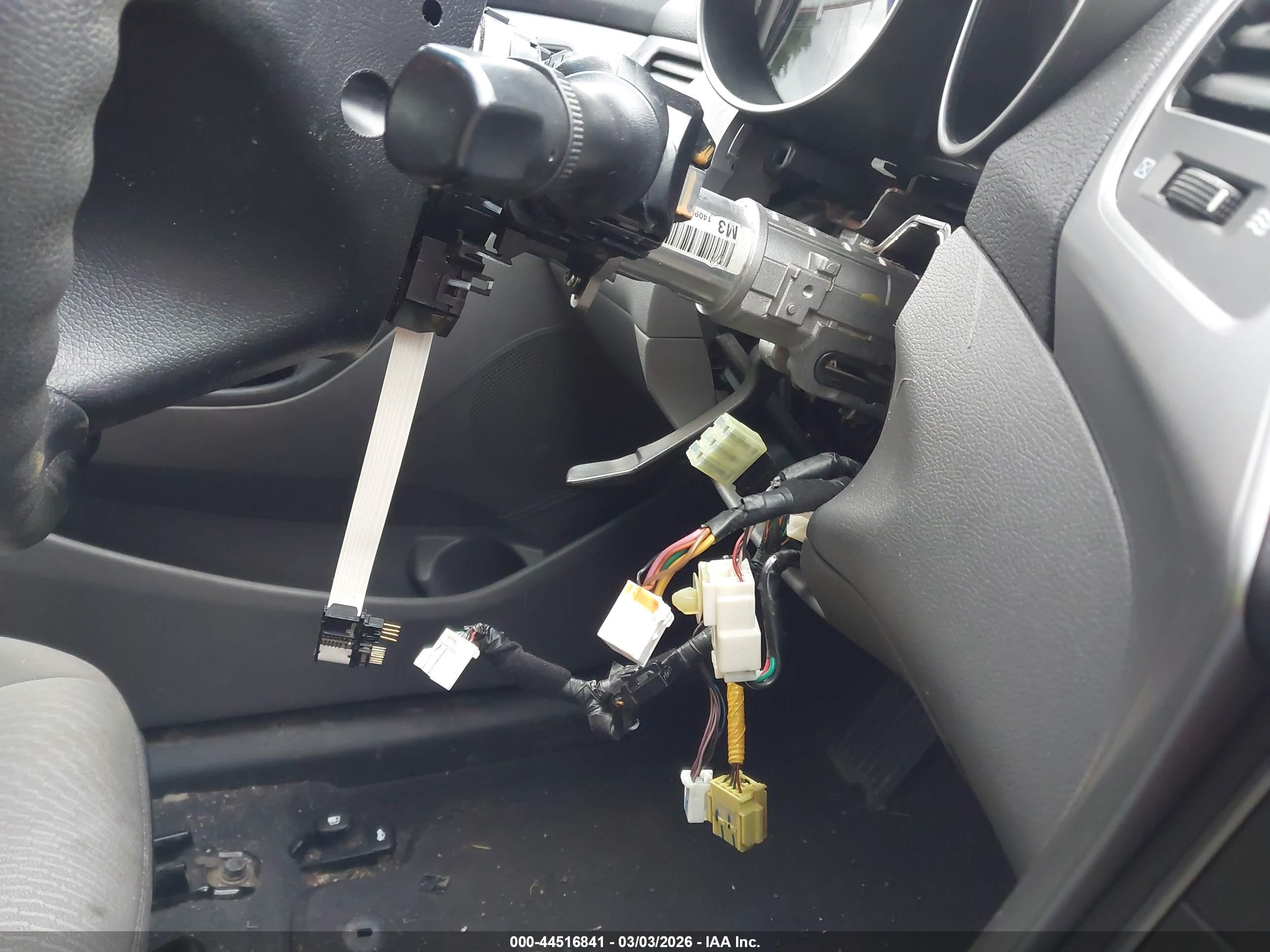 HYUNDAI ELANTRA image 6