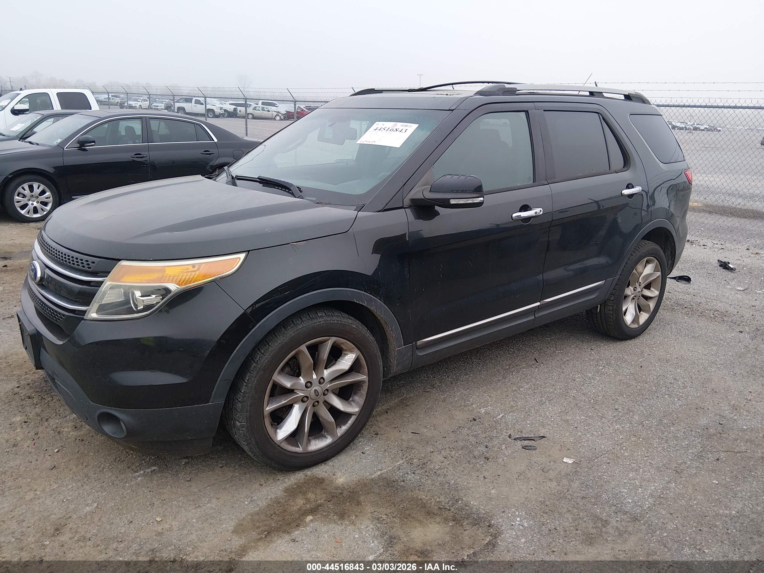 FORD EXPLORER image 2