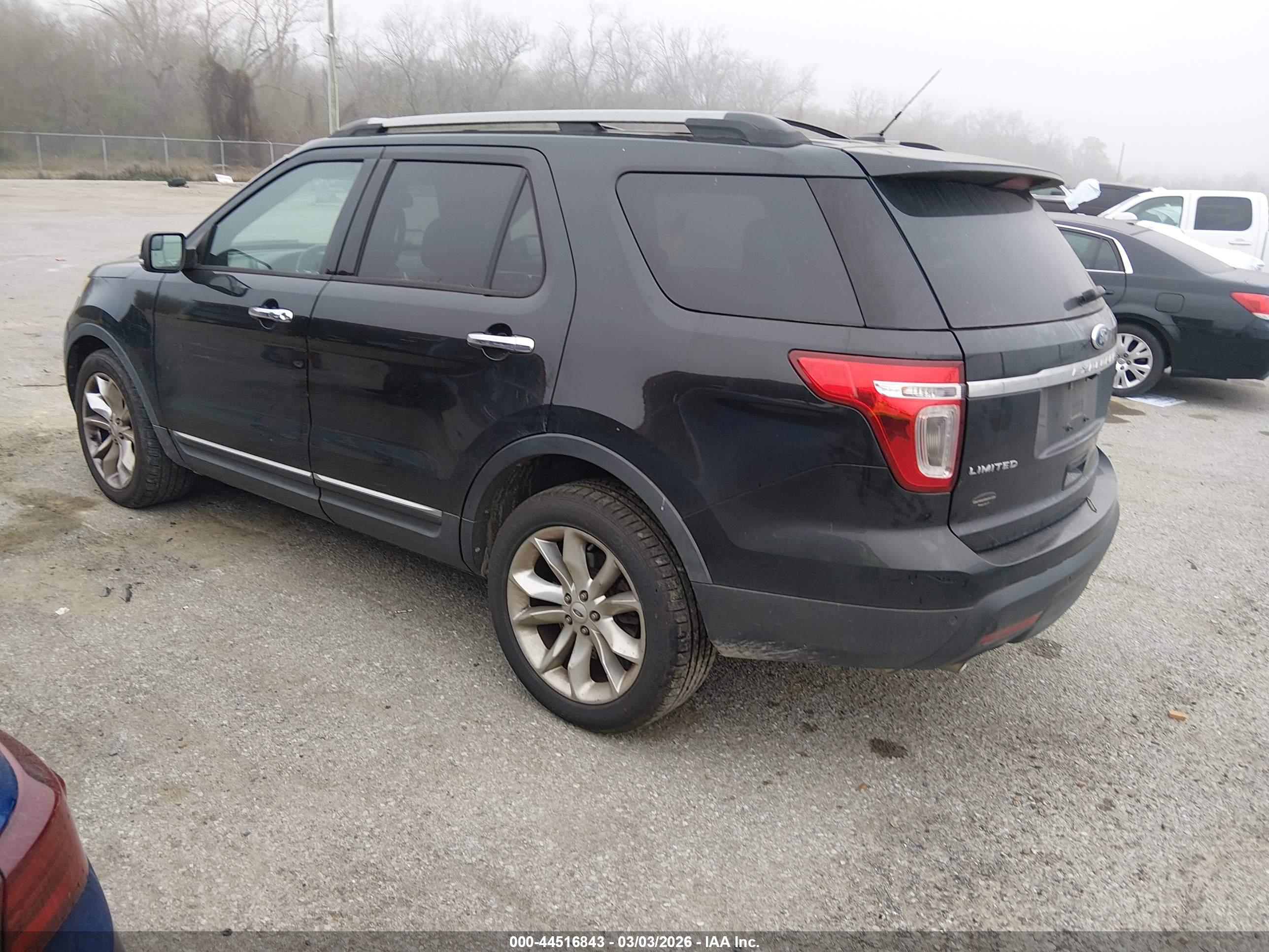 FORD EXPLORER image 3