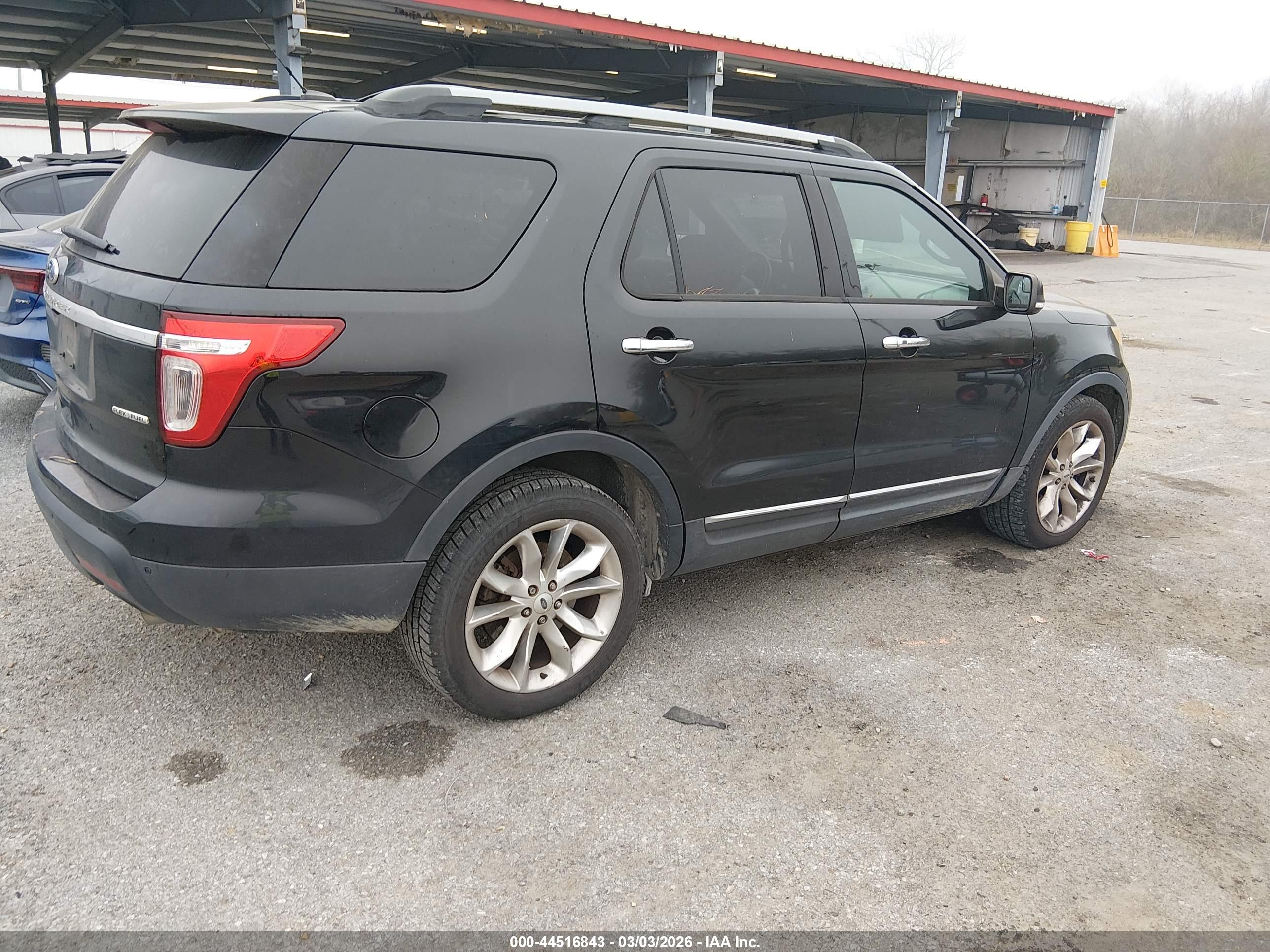 FORD EXPLORER image 4