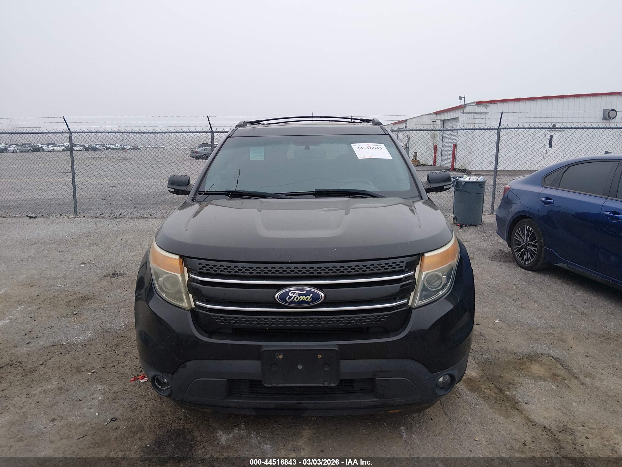 FORD EXPLORER image 6