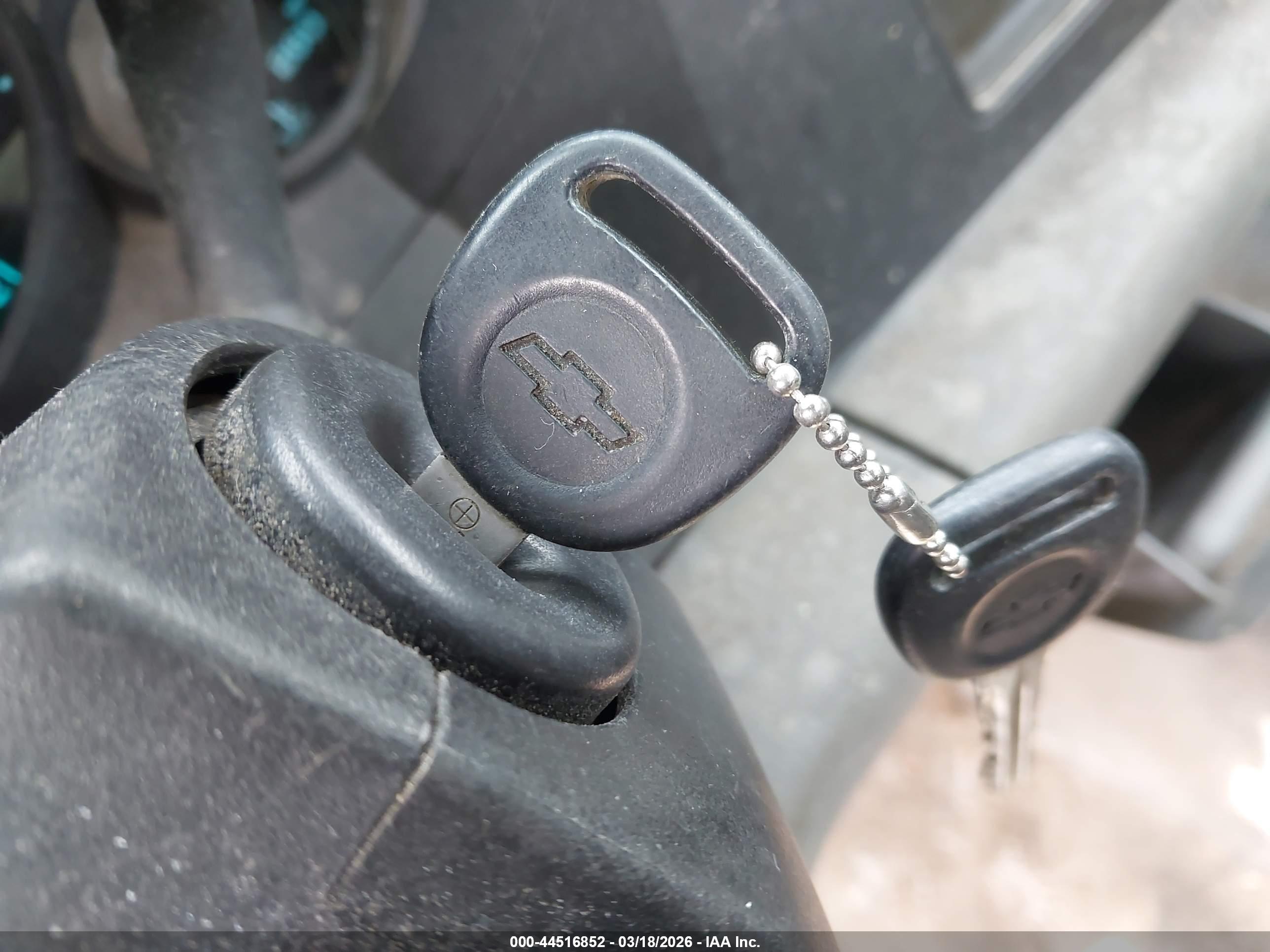 CHEVROLET SILVERADO image 11