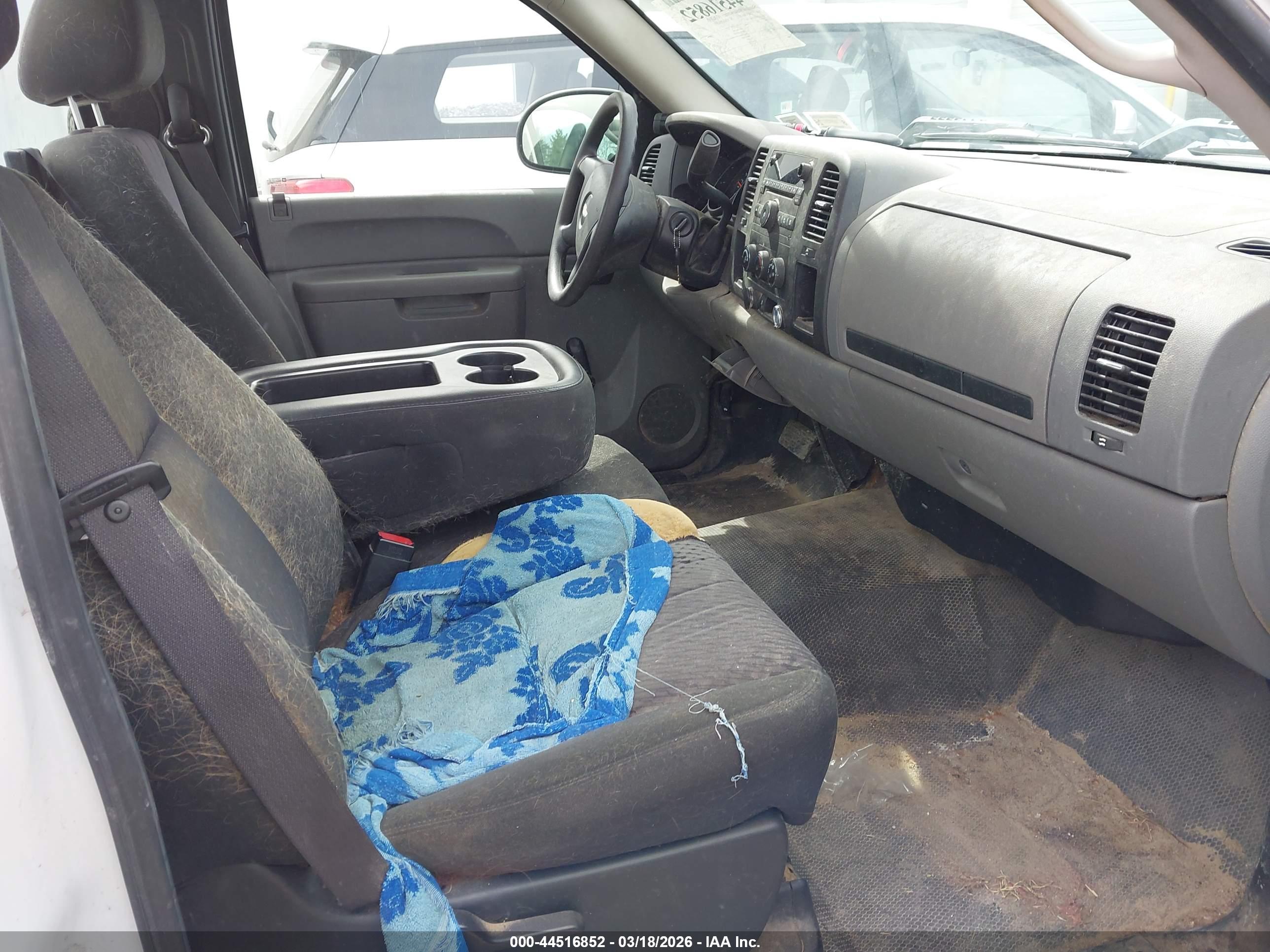 CHEVROLET SILVERADO image 5