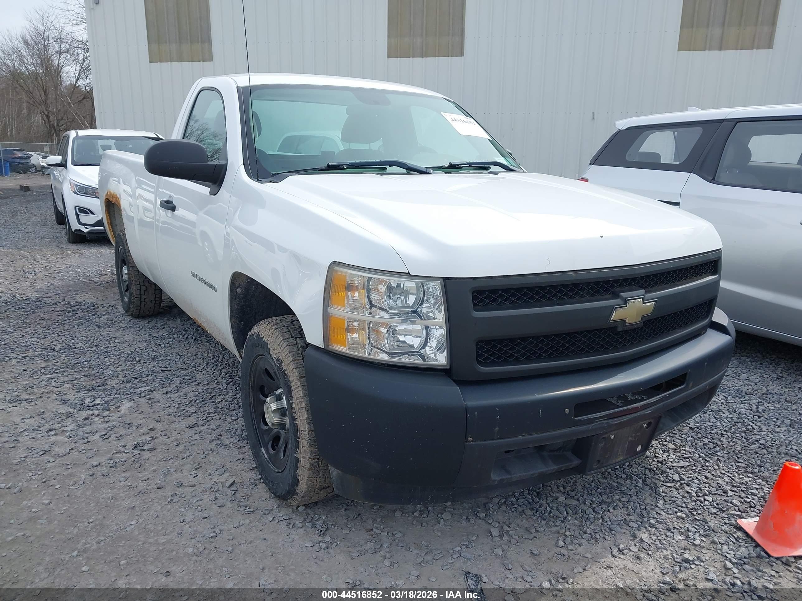 CHEVROLET SILVERADO image 6