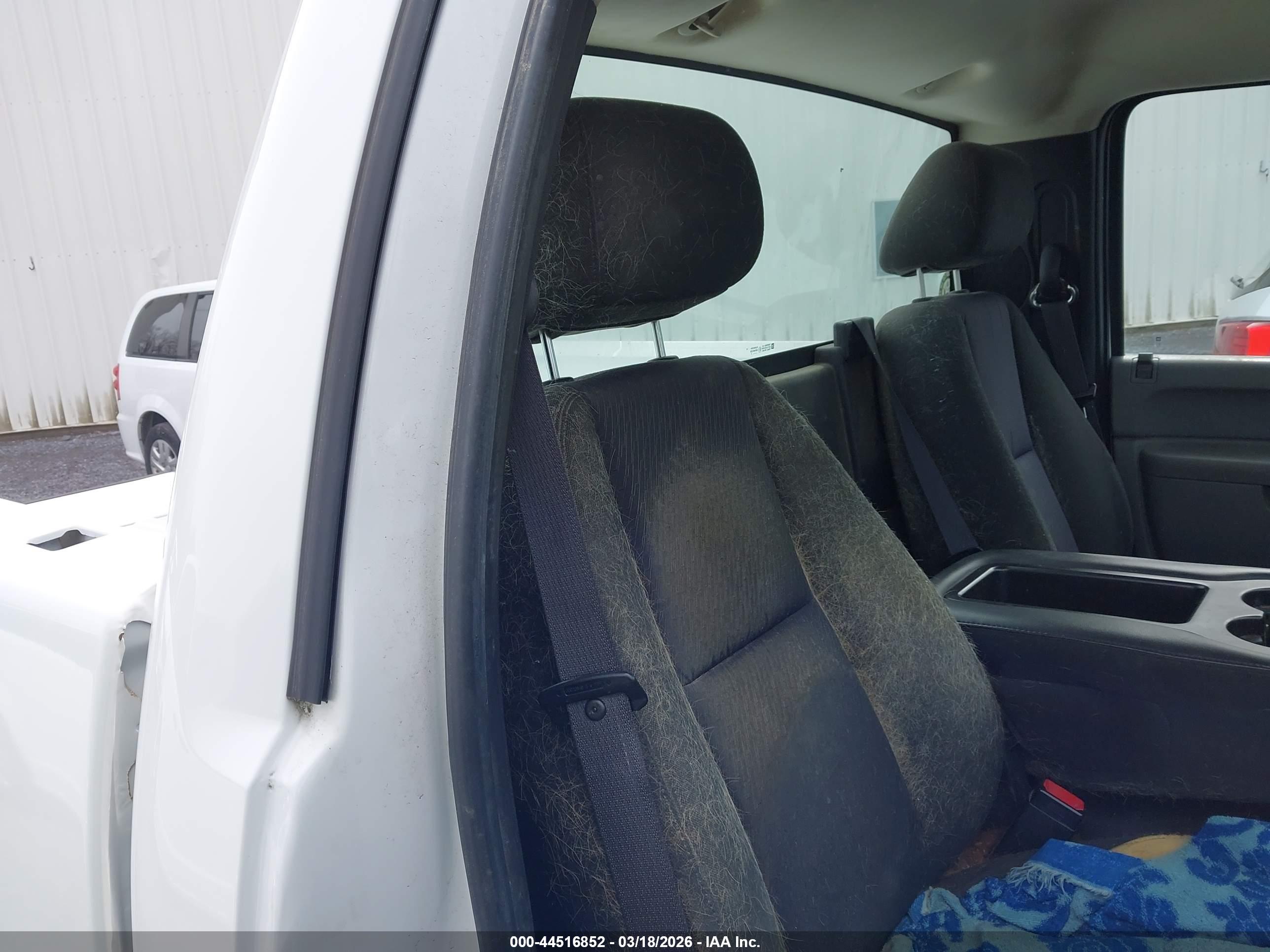 CHEVROLET SILVERADO image 8