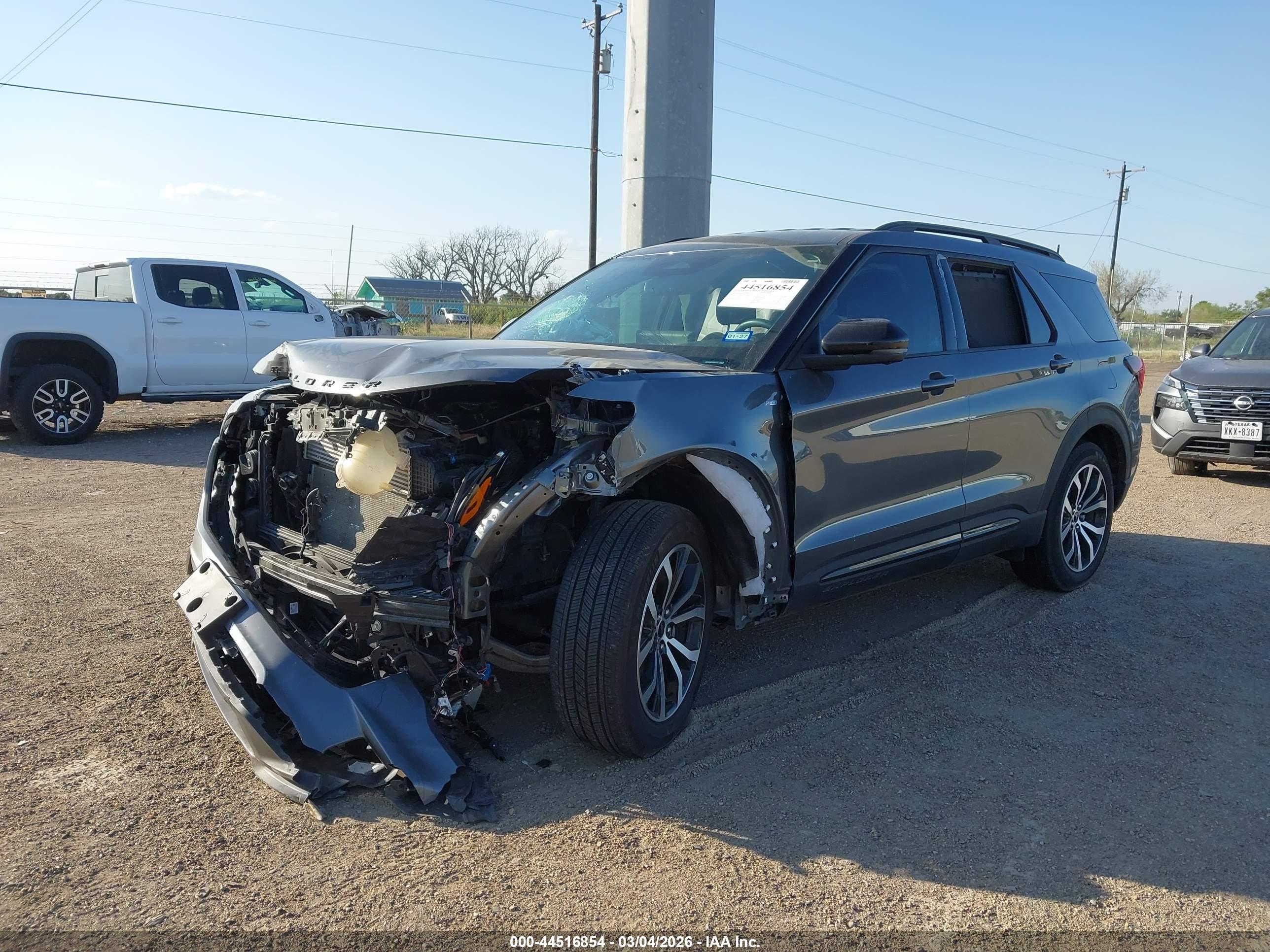 FORD EXPLORER image 2