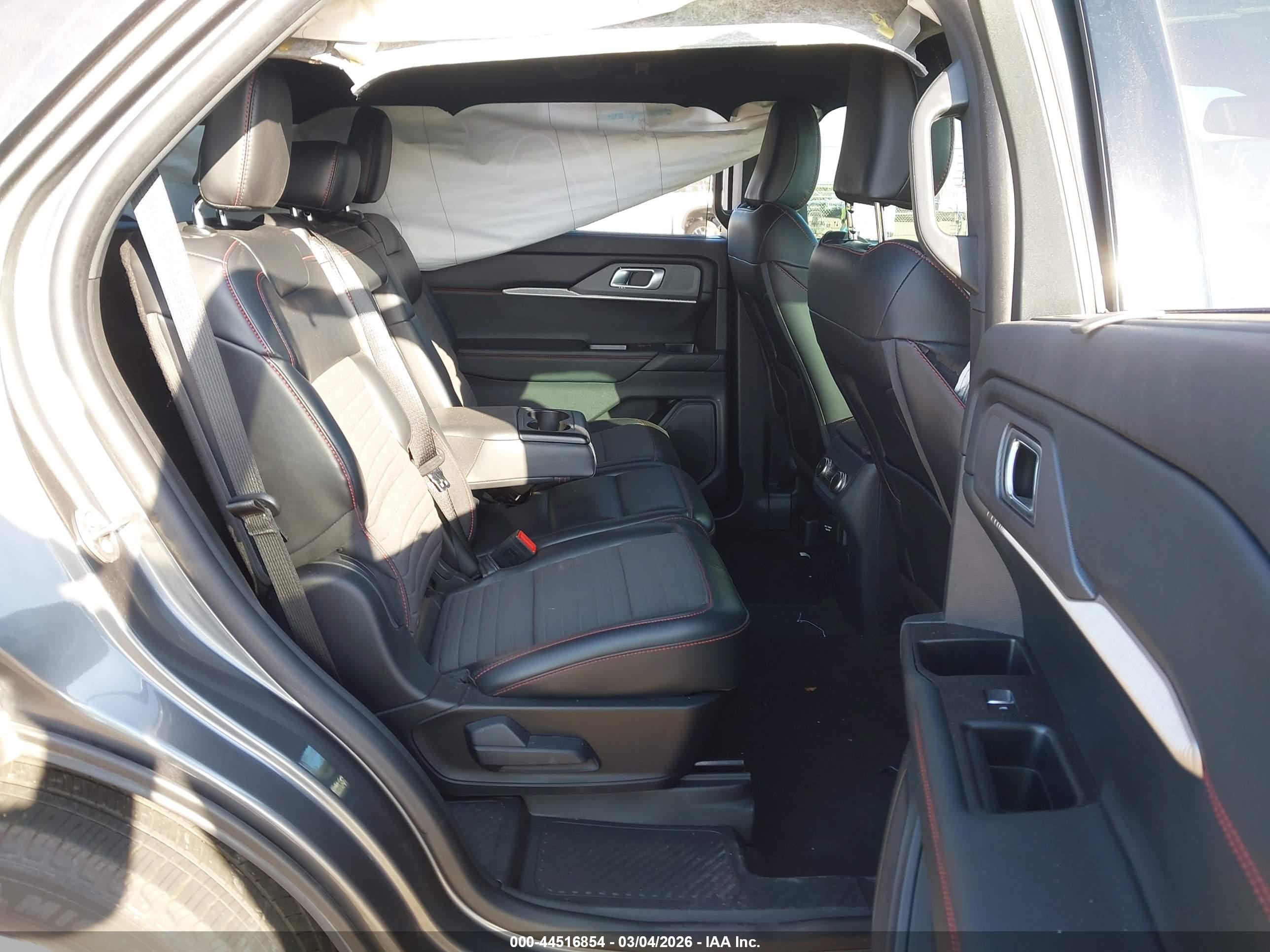 FORD EXPLORER image 8