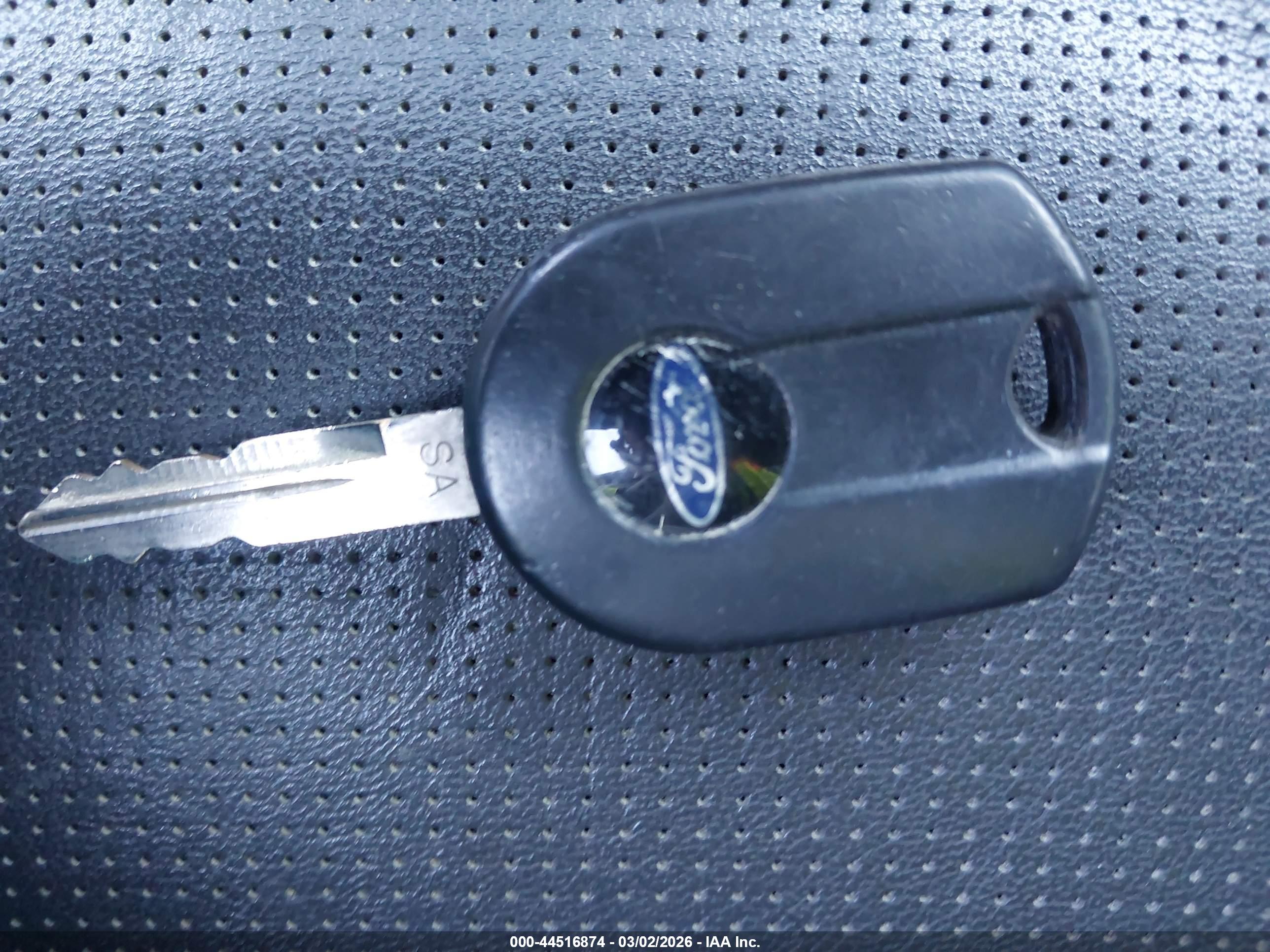 FORD TAURUS image 11