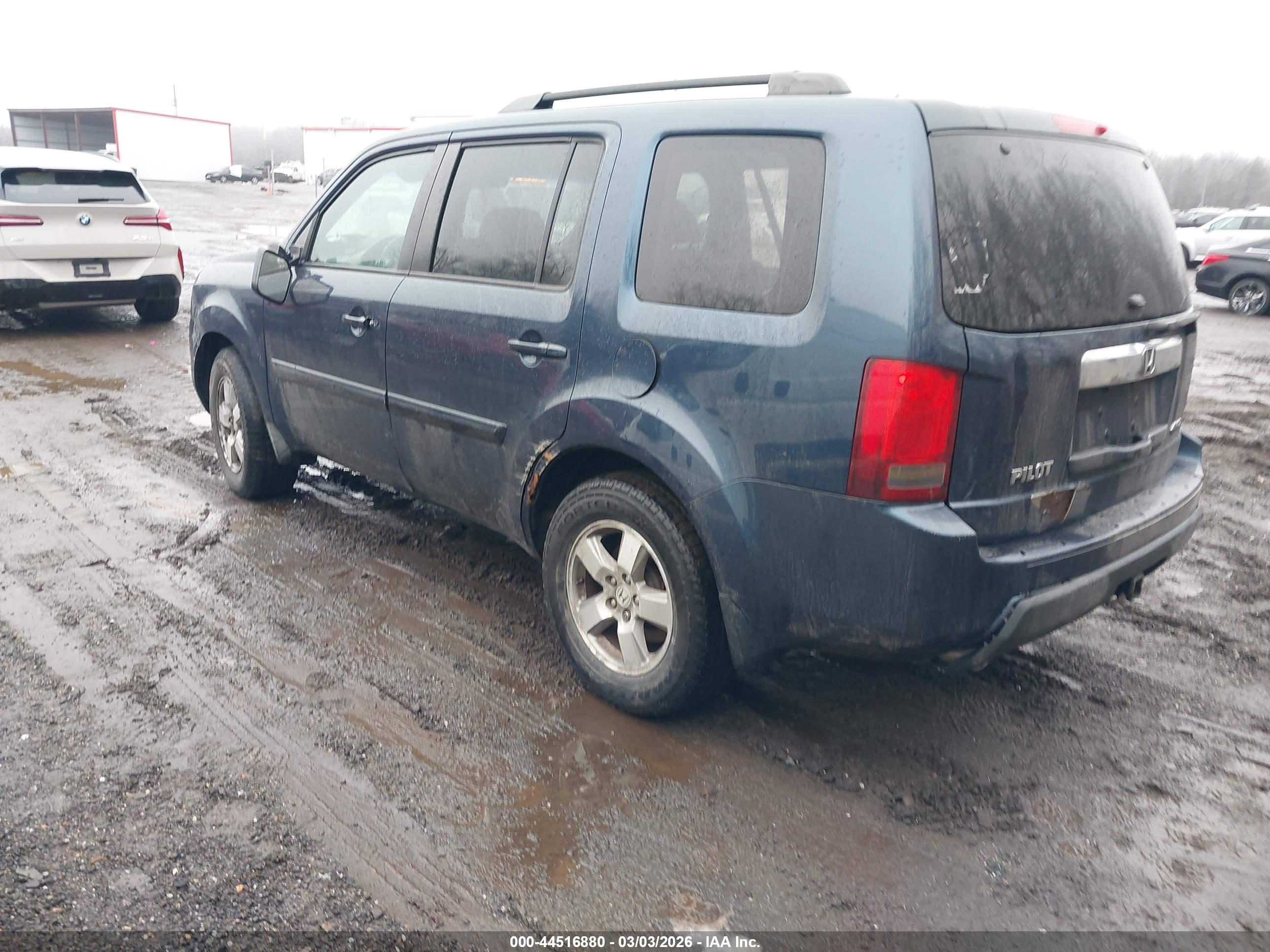 HONDA PILOT image 3