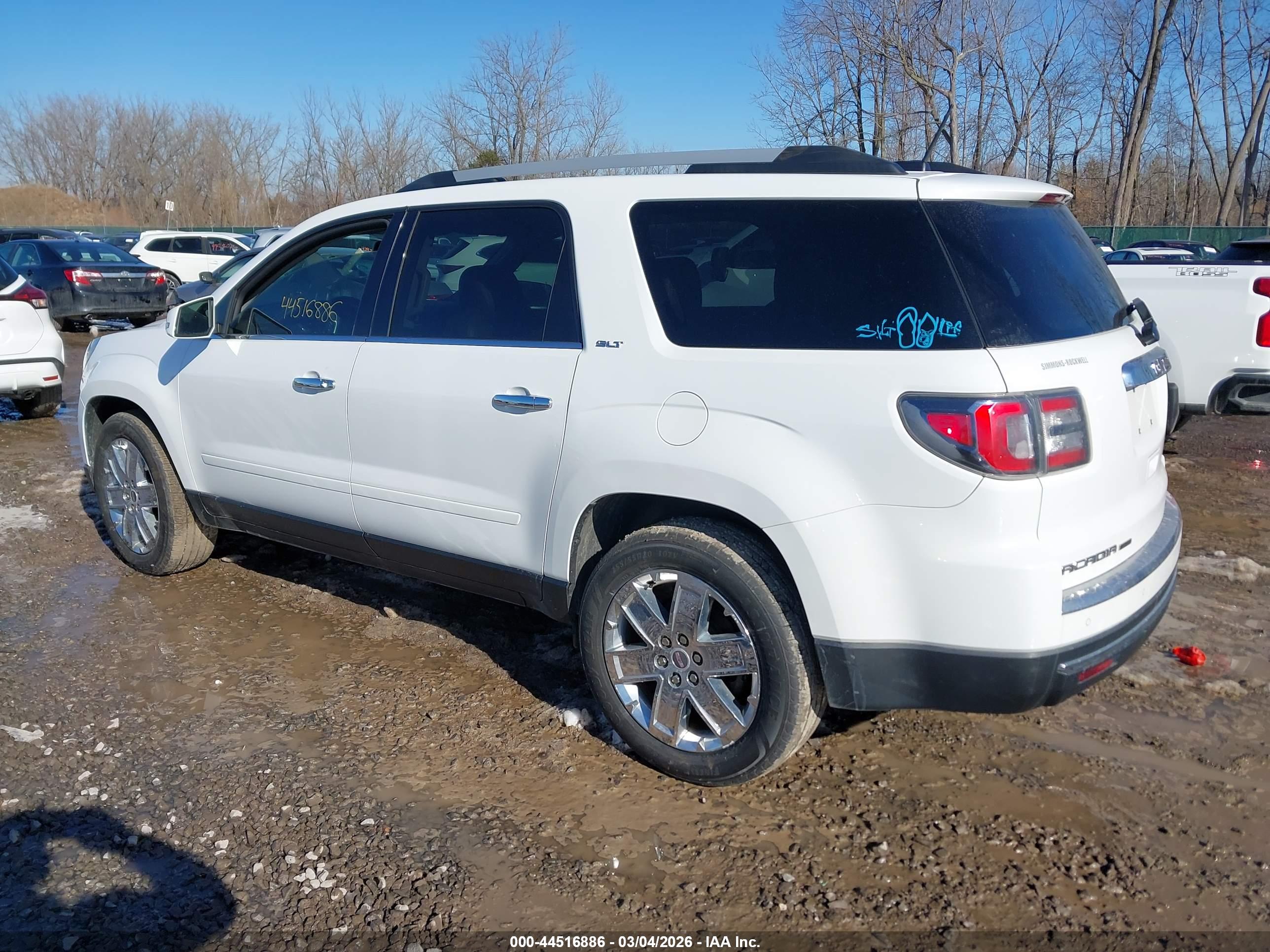 GMC ACADIA image 3