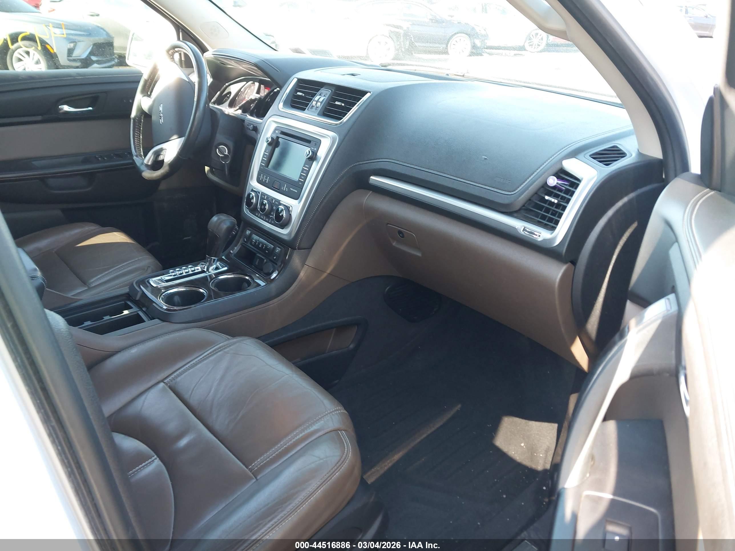 GMC ACADIA image 5