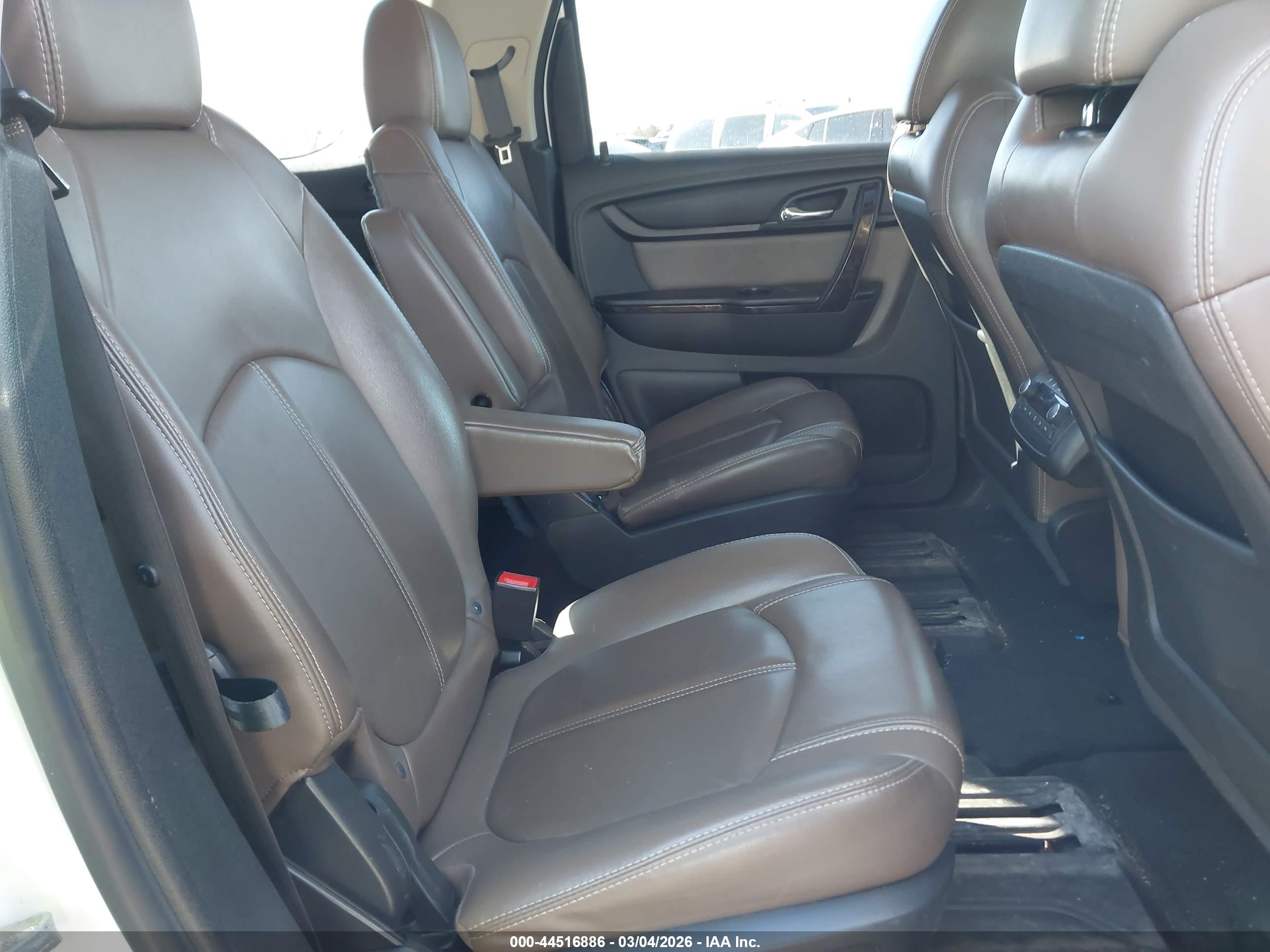 GMC ACADIA image 8