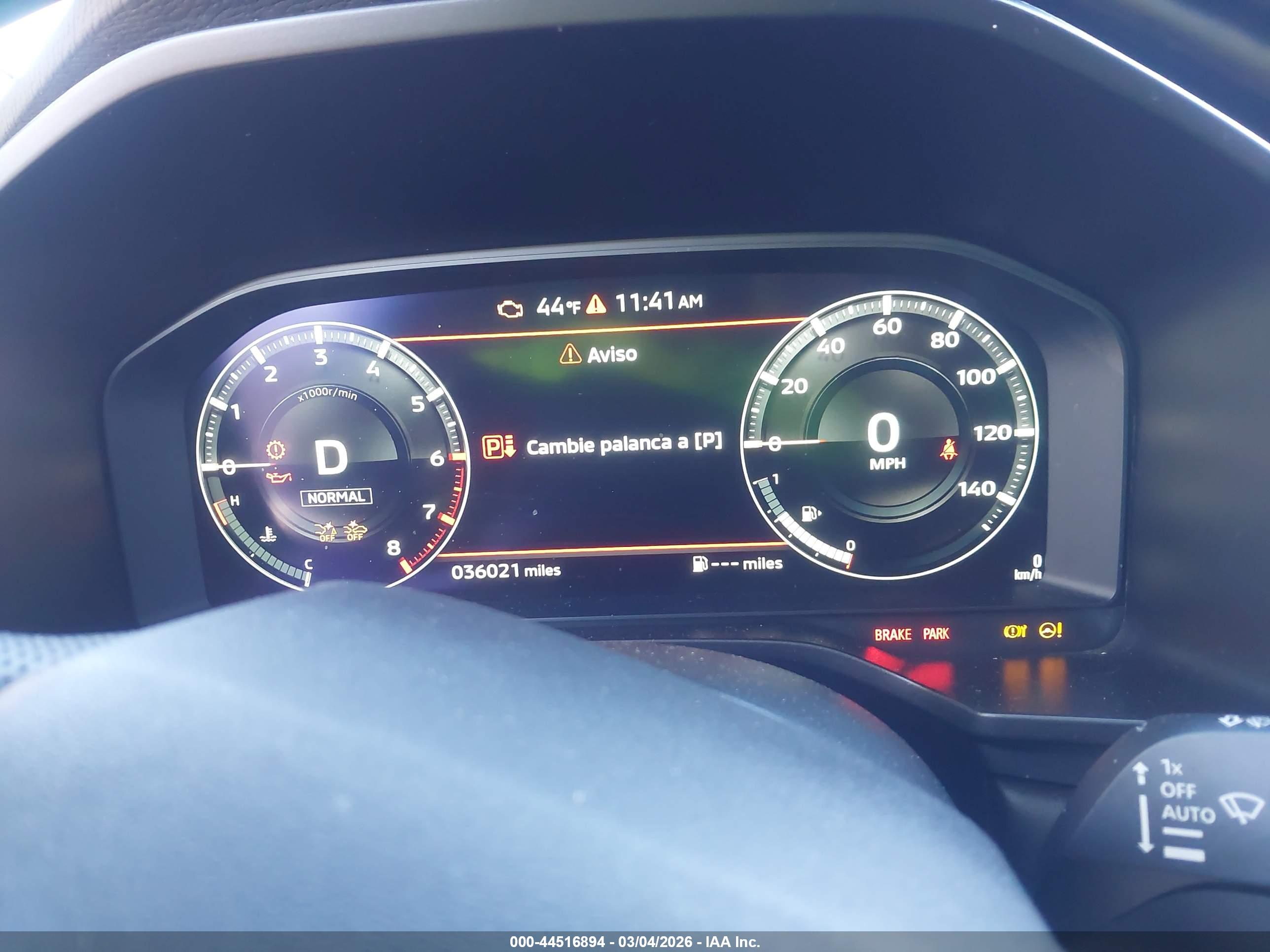 MITSUBISHI OUTLANDER image 7