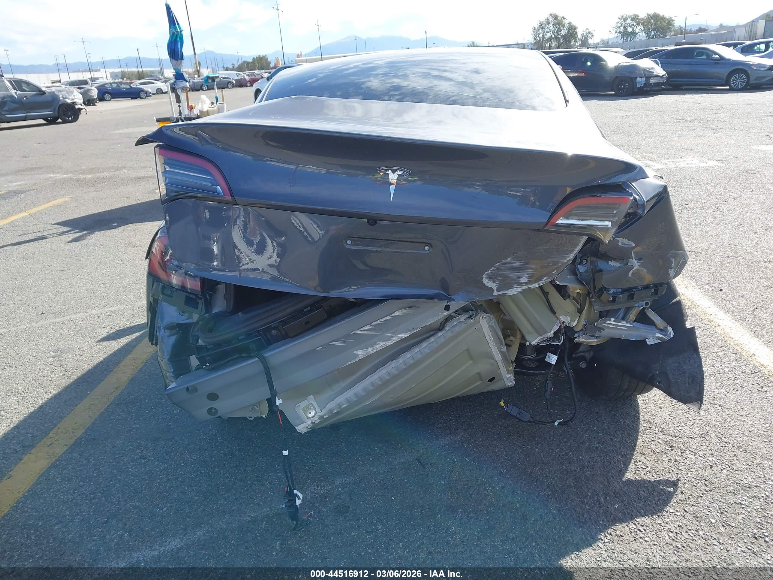 TESLA MODEL image 6