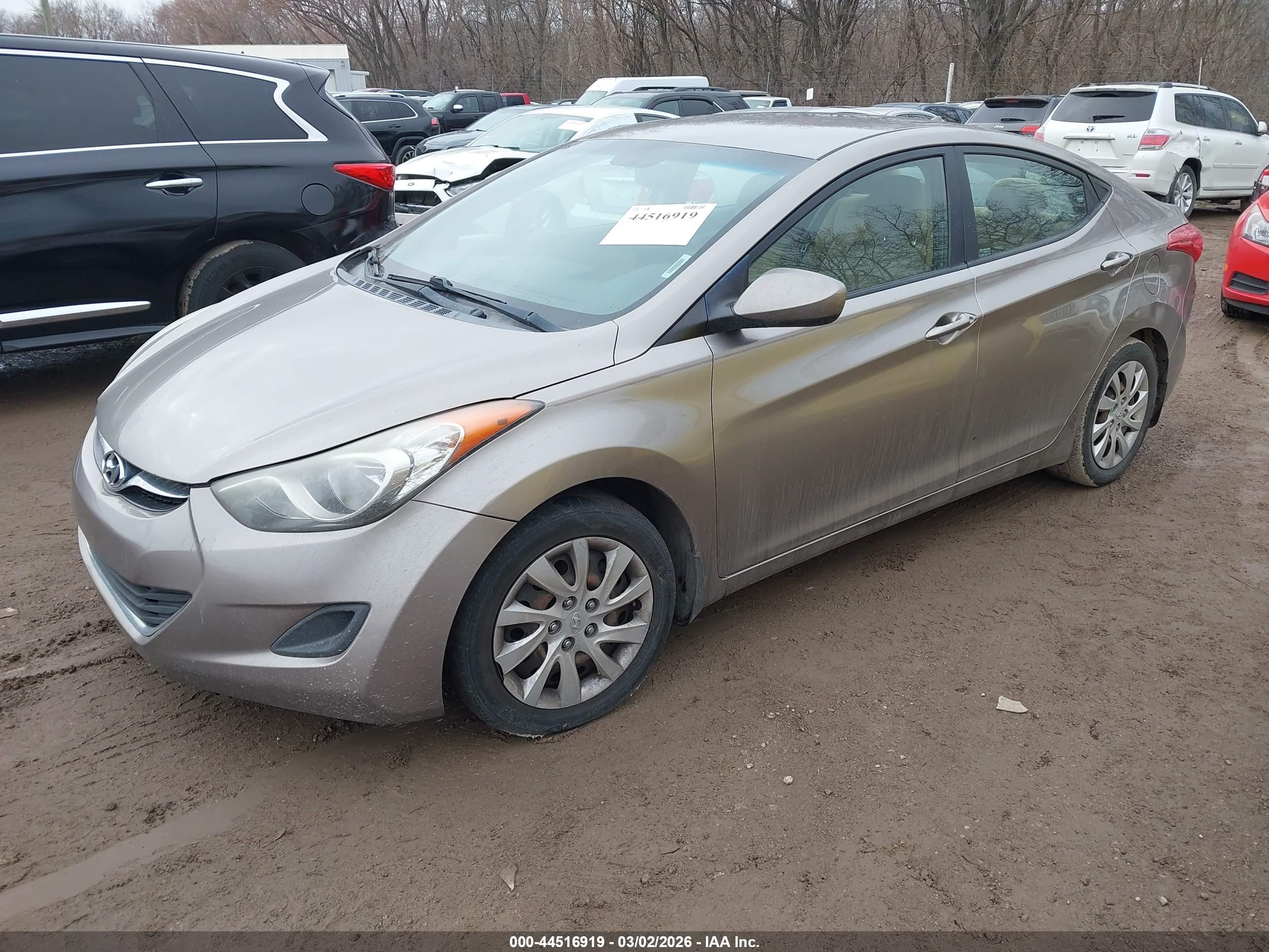 HYUNDAI ELANTRA image 2
