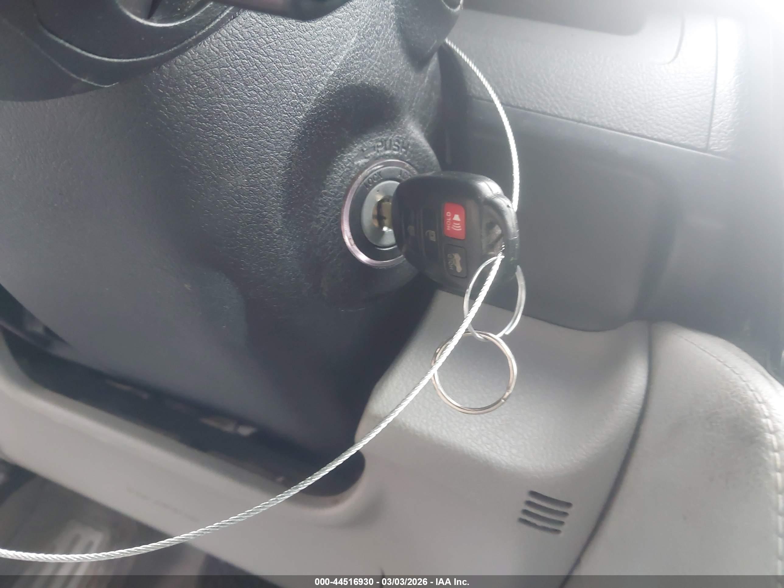 TOYOTA CAMRY image 11