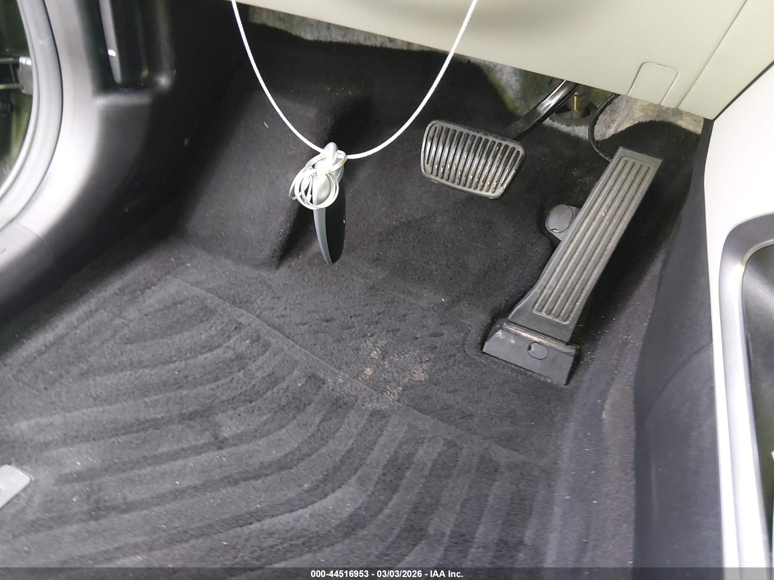HYUNDAI TUCSON image 11