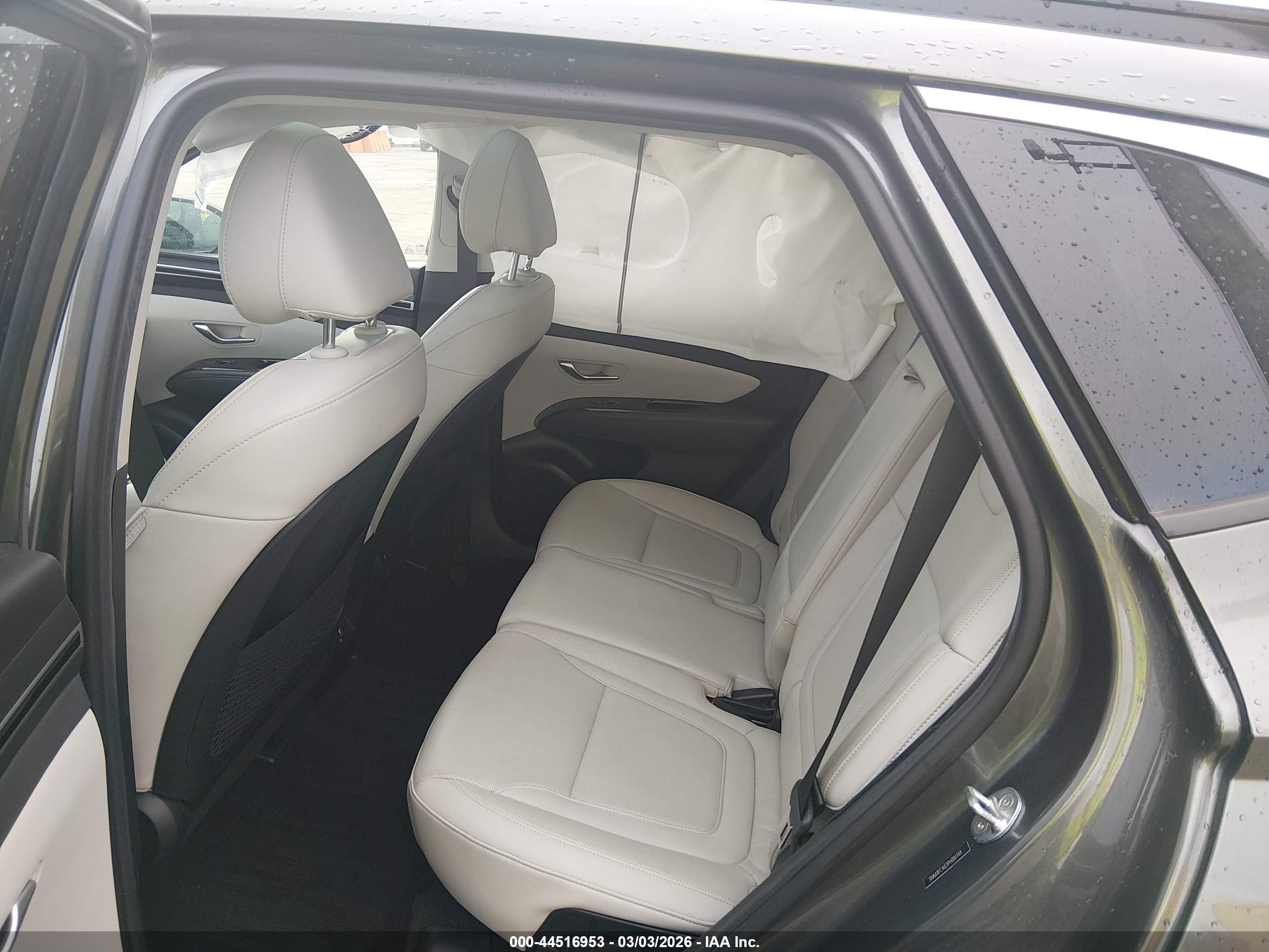 HYUNDAI TUCSON image 8