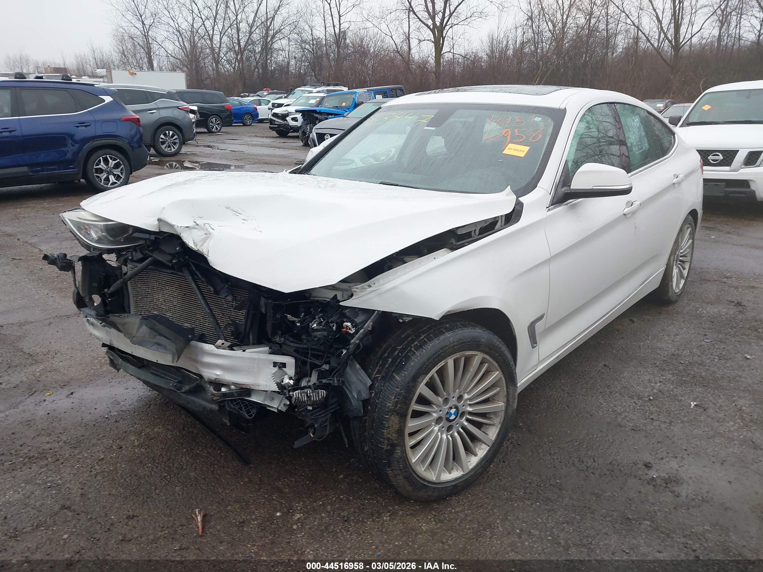 BMW 328I image 2