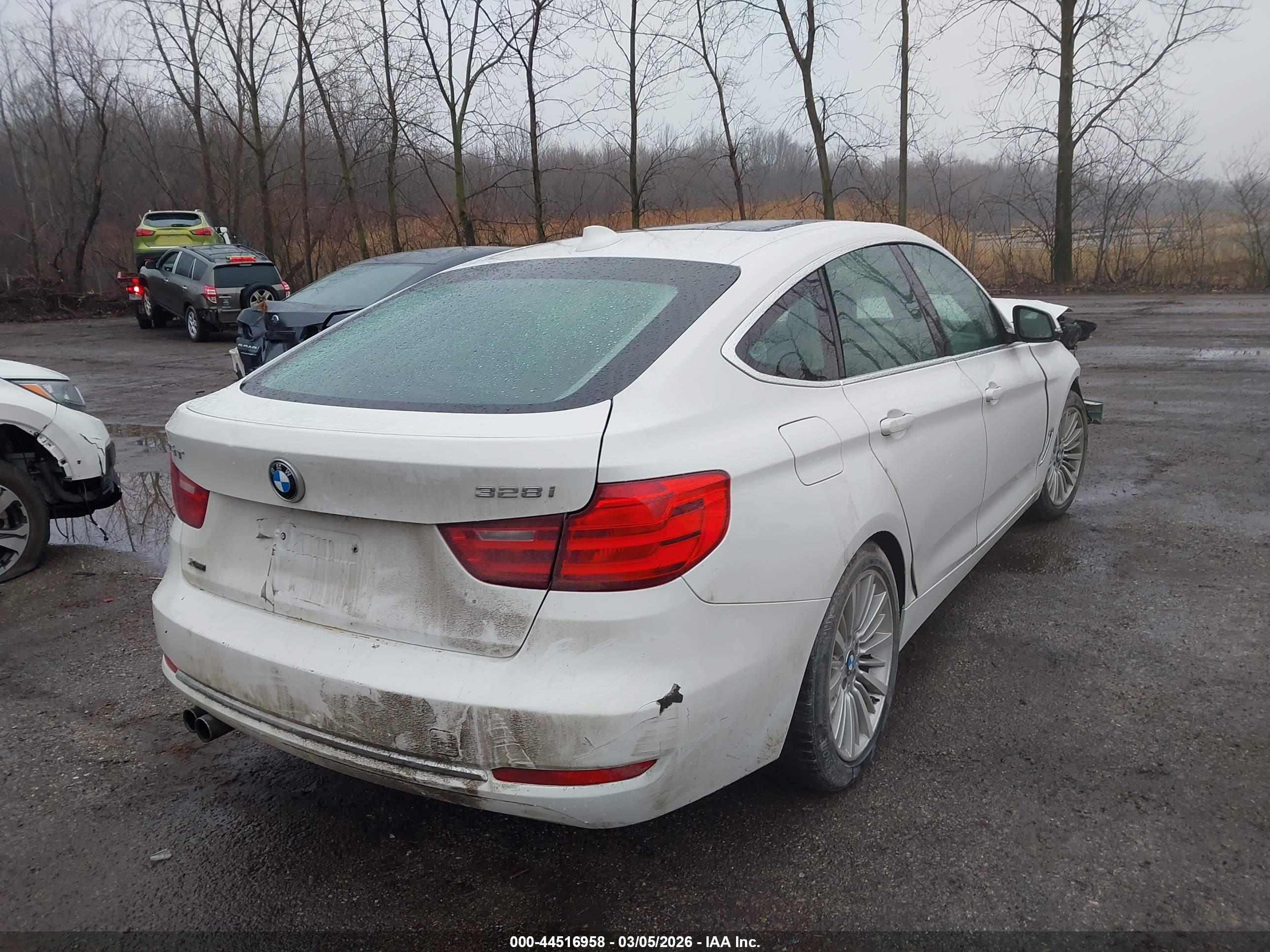 BMW 328I image 4