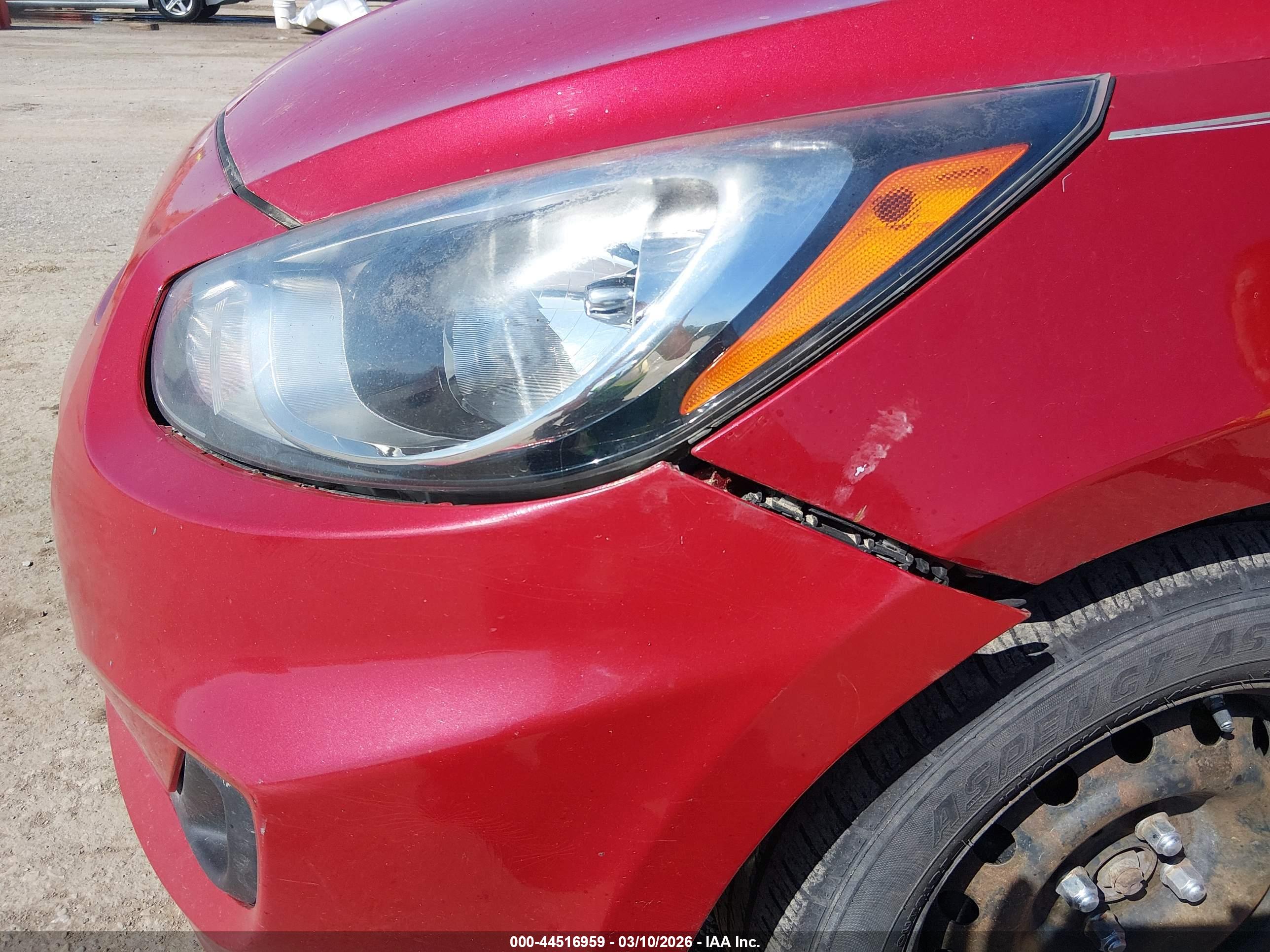 HYUNDAI ACCENT image 6