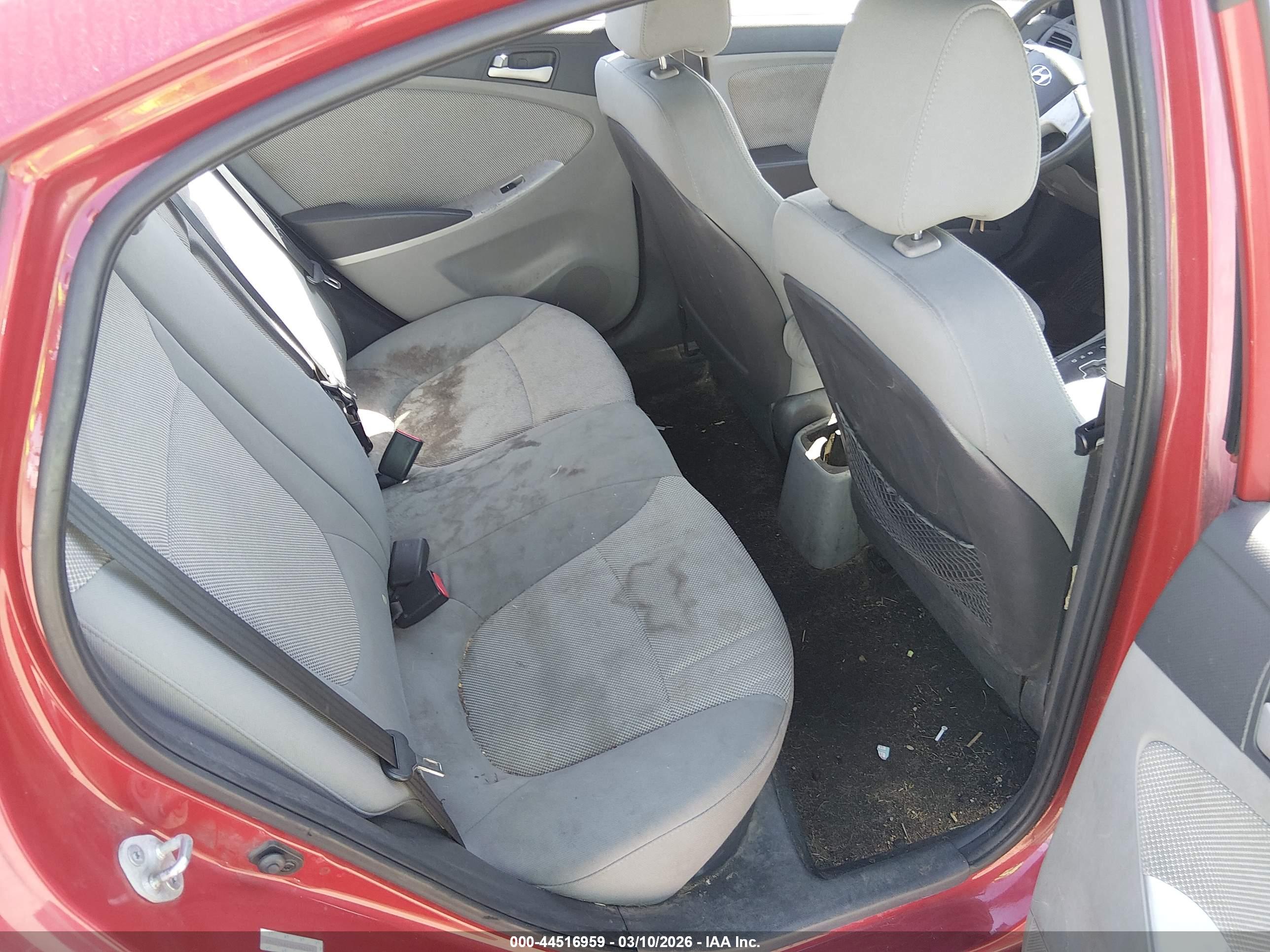 HYUNDAI ACCENT image 8