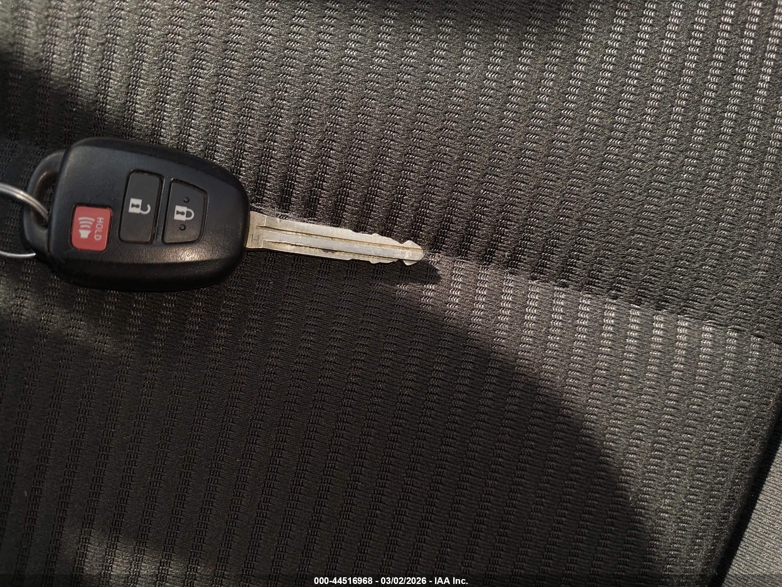TOYOTA RAV4 image 11