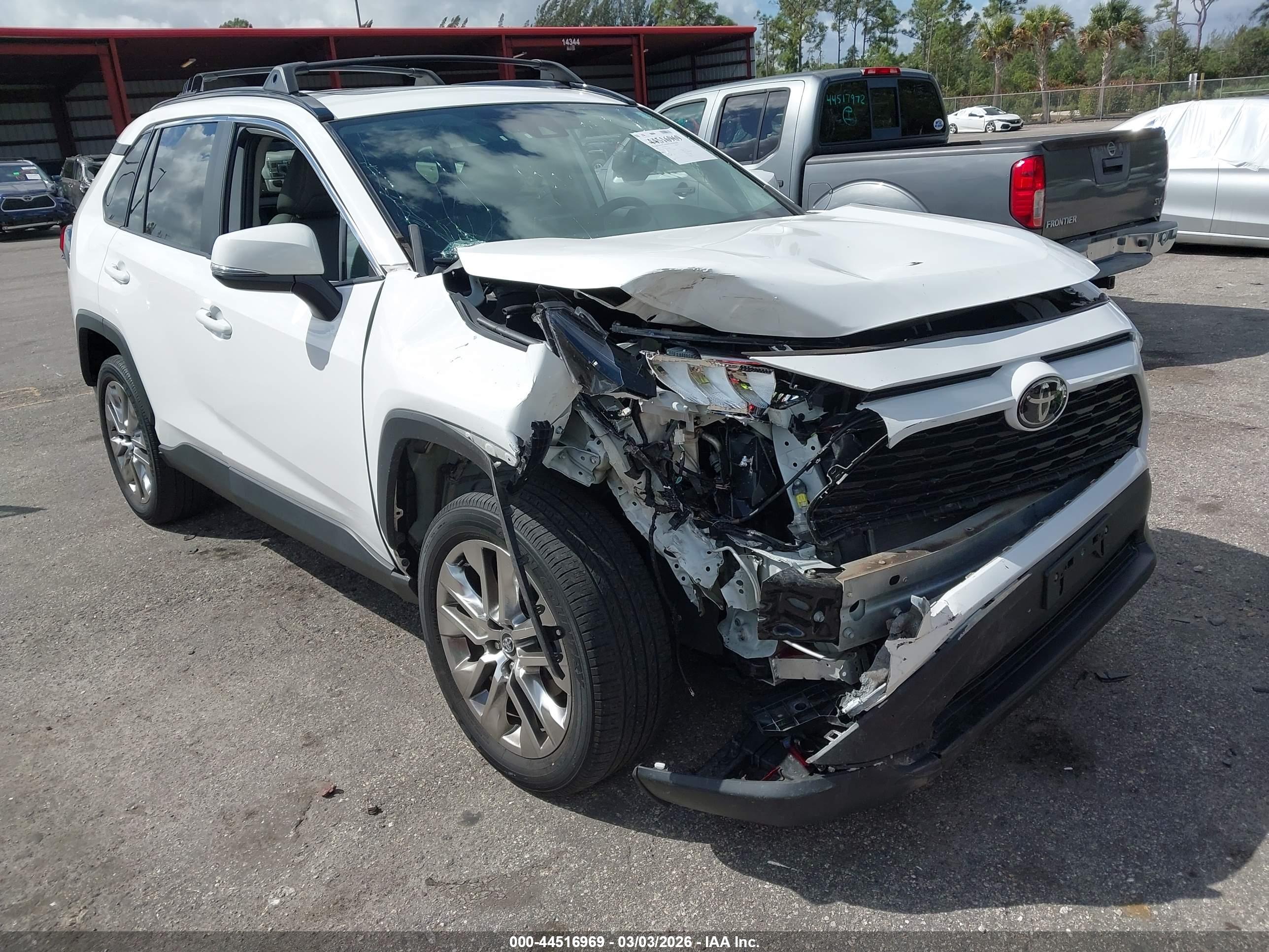 TOYOTA RAV4 image 6