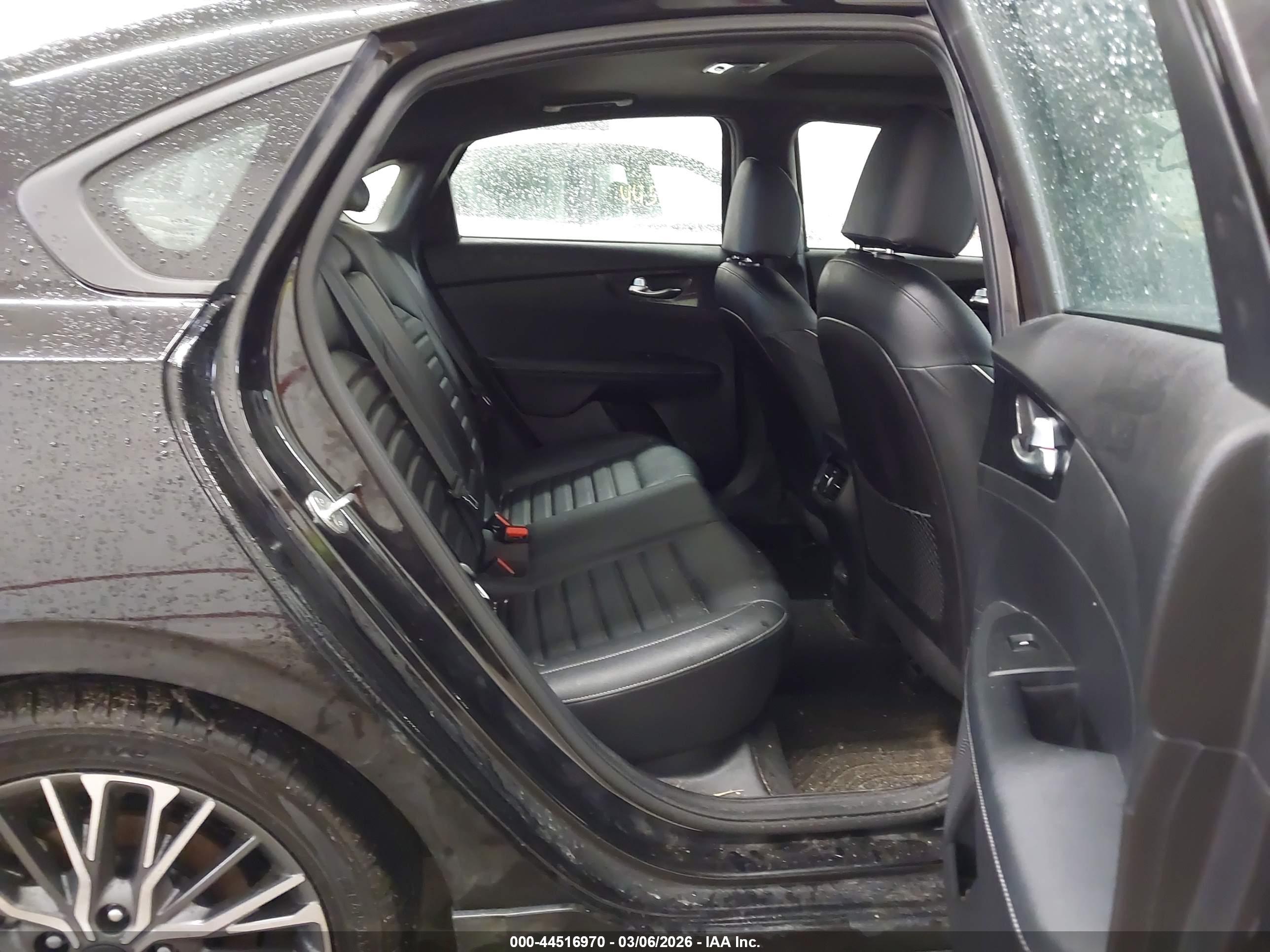 KIA FORTE image 8
