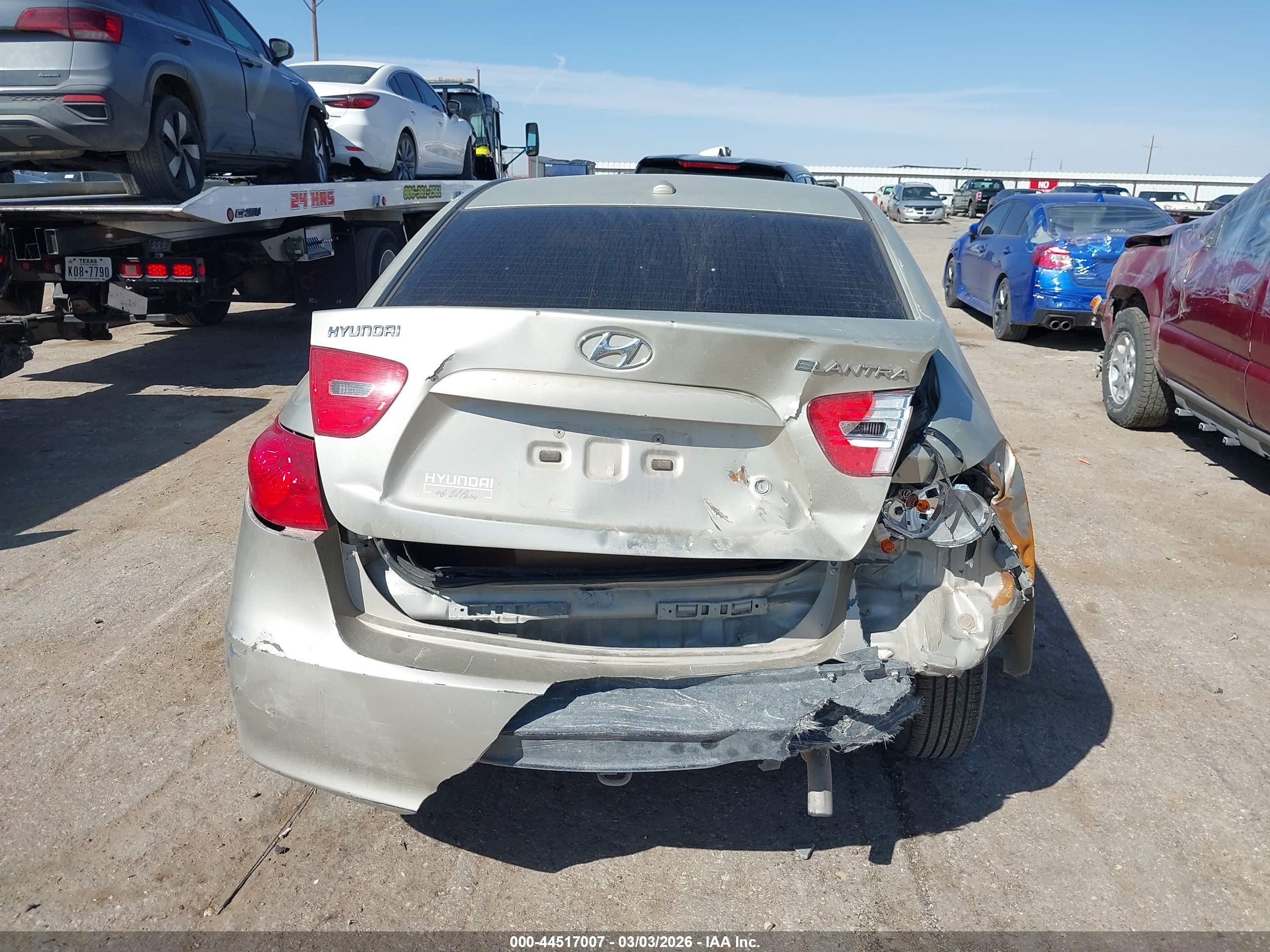 HYUNDAI ELANTRA image 6