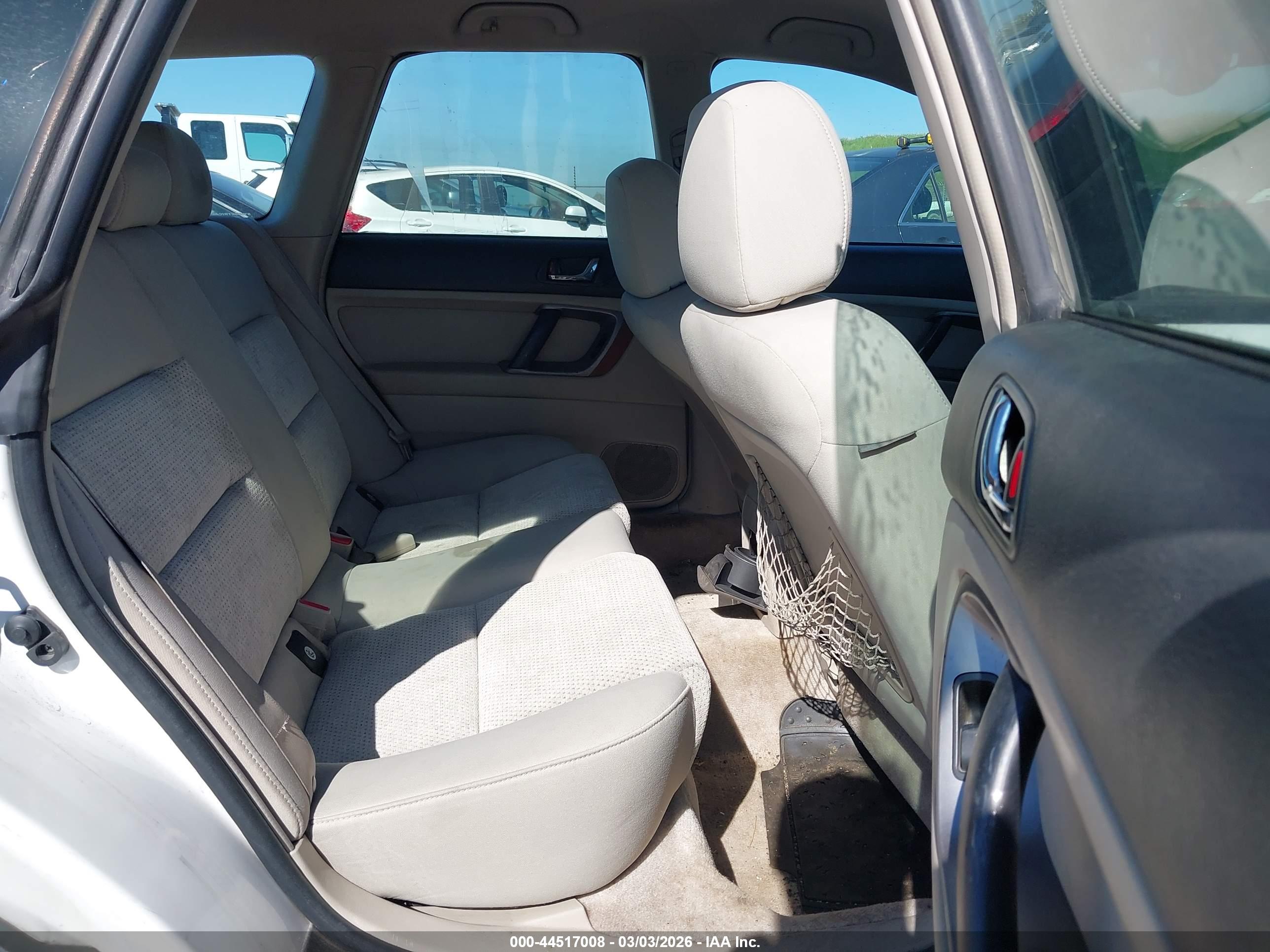 SUBARU OUTBACK image 8