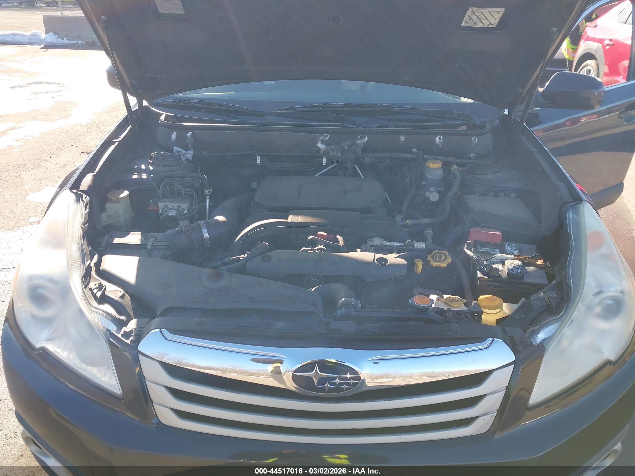 SUBARU OUTBACK image 10