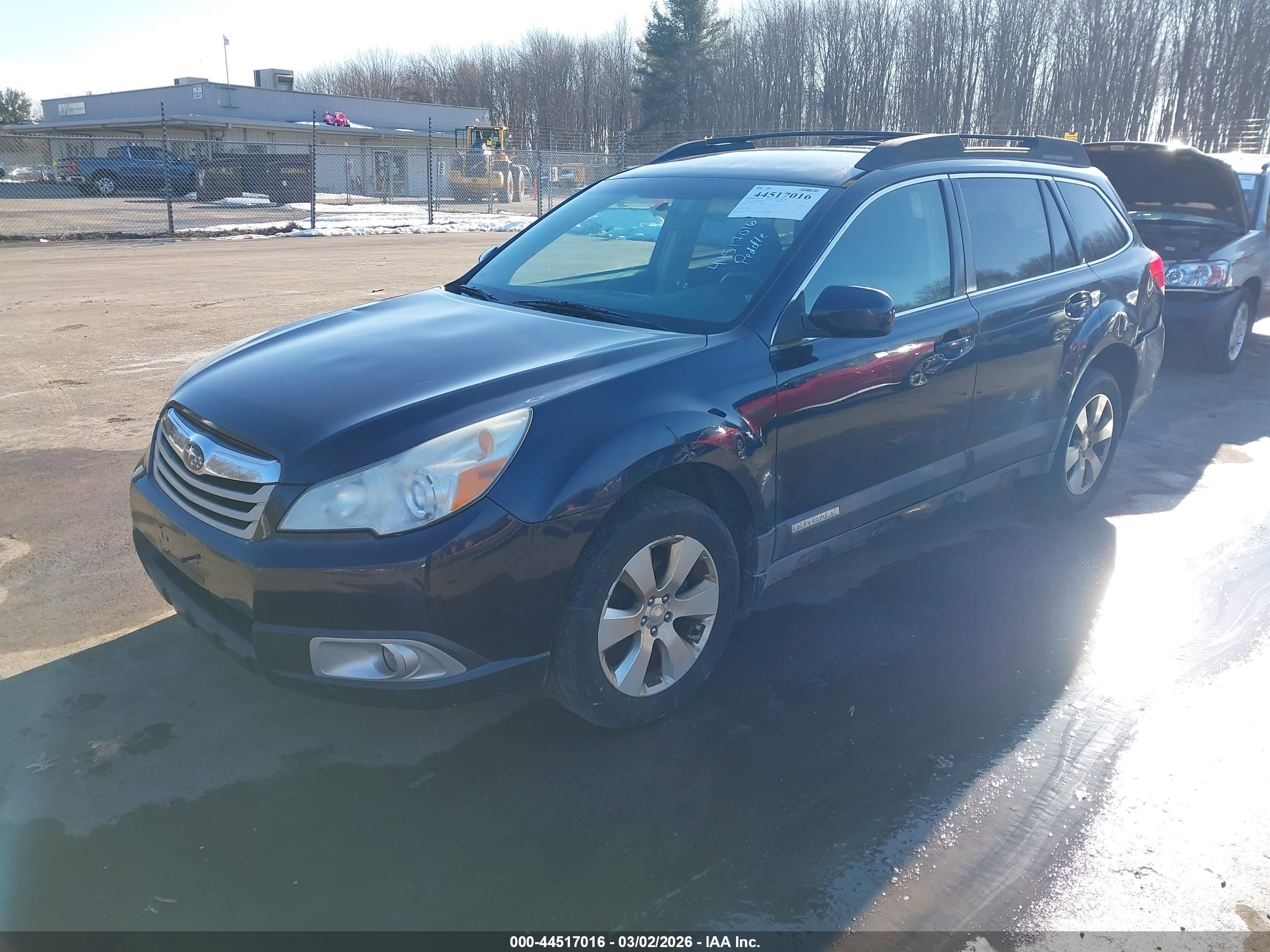 SUBARU OUTBACK image 2