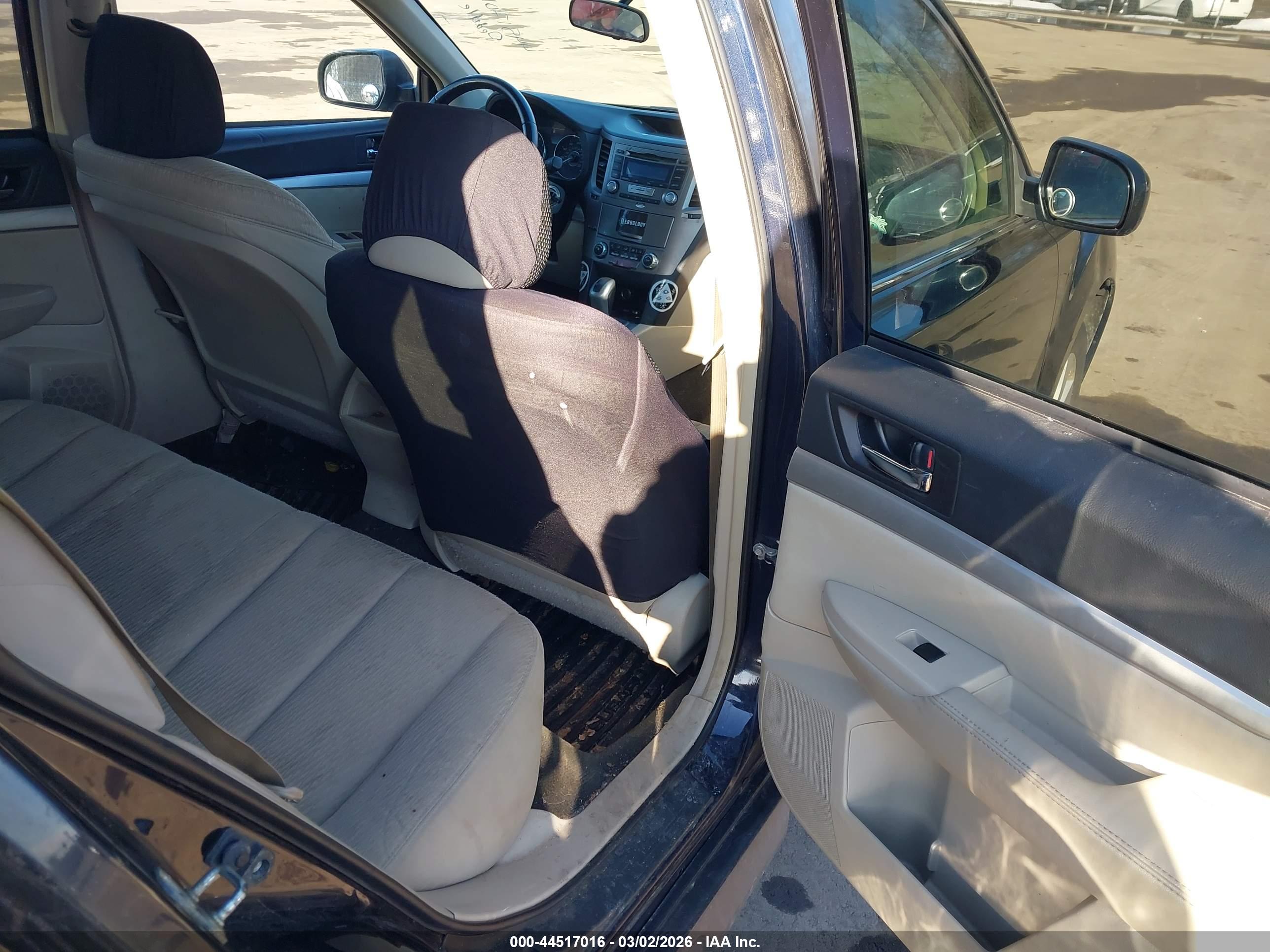 SUBARU OUTBACK image 8