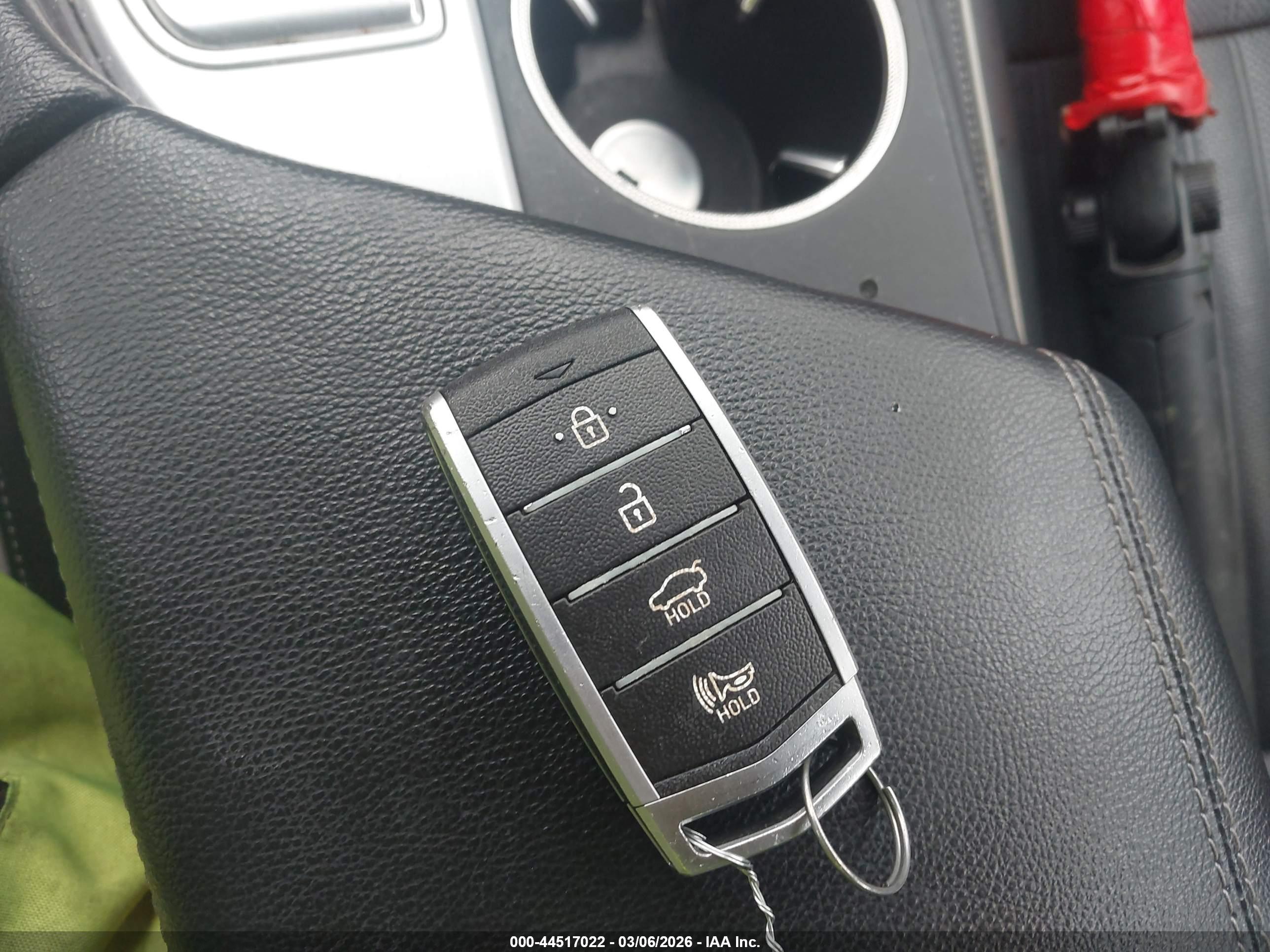 GENESIS G70 image 11