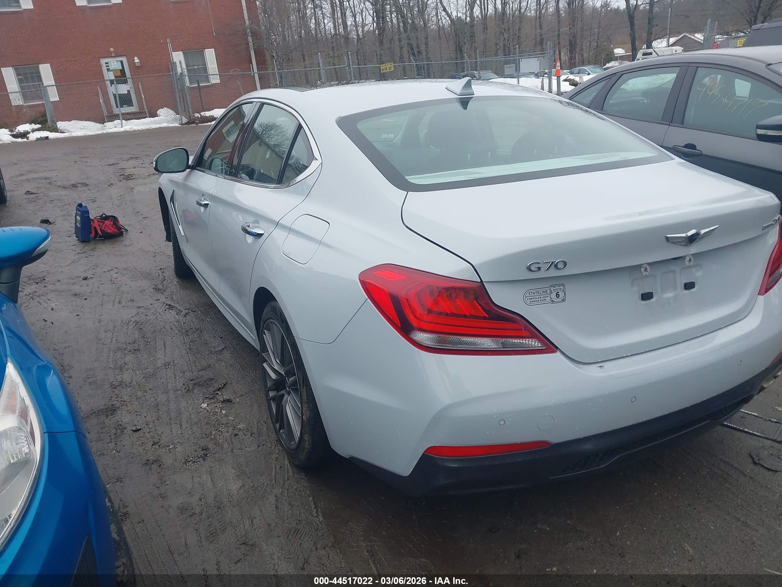 GENESIS G70 image 3
