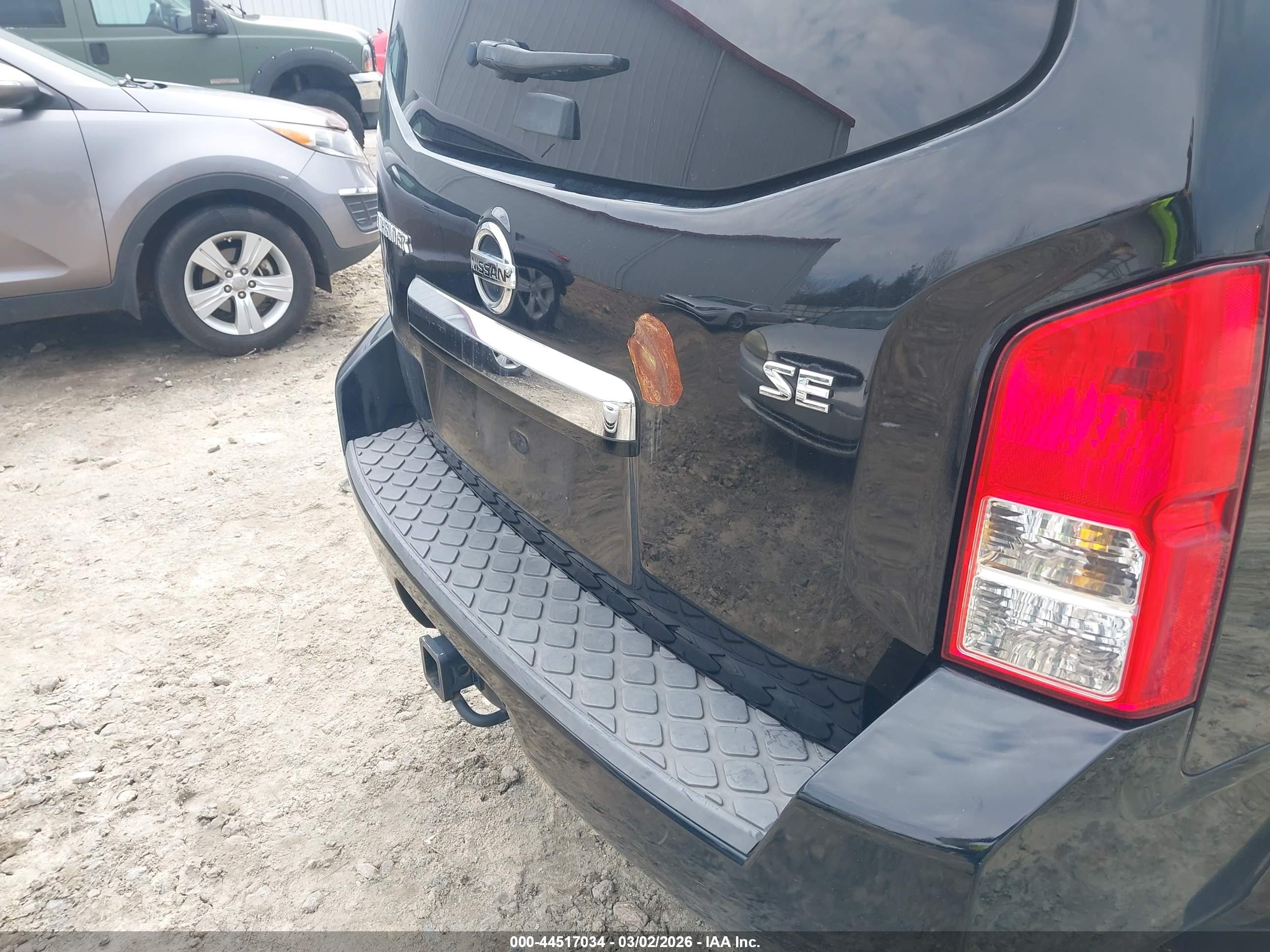 NISSAN PATHFINDER image 6