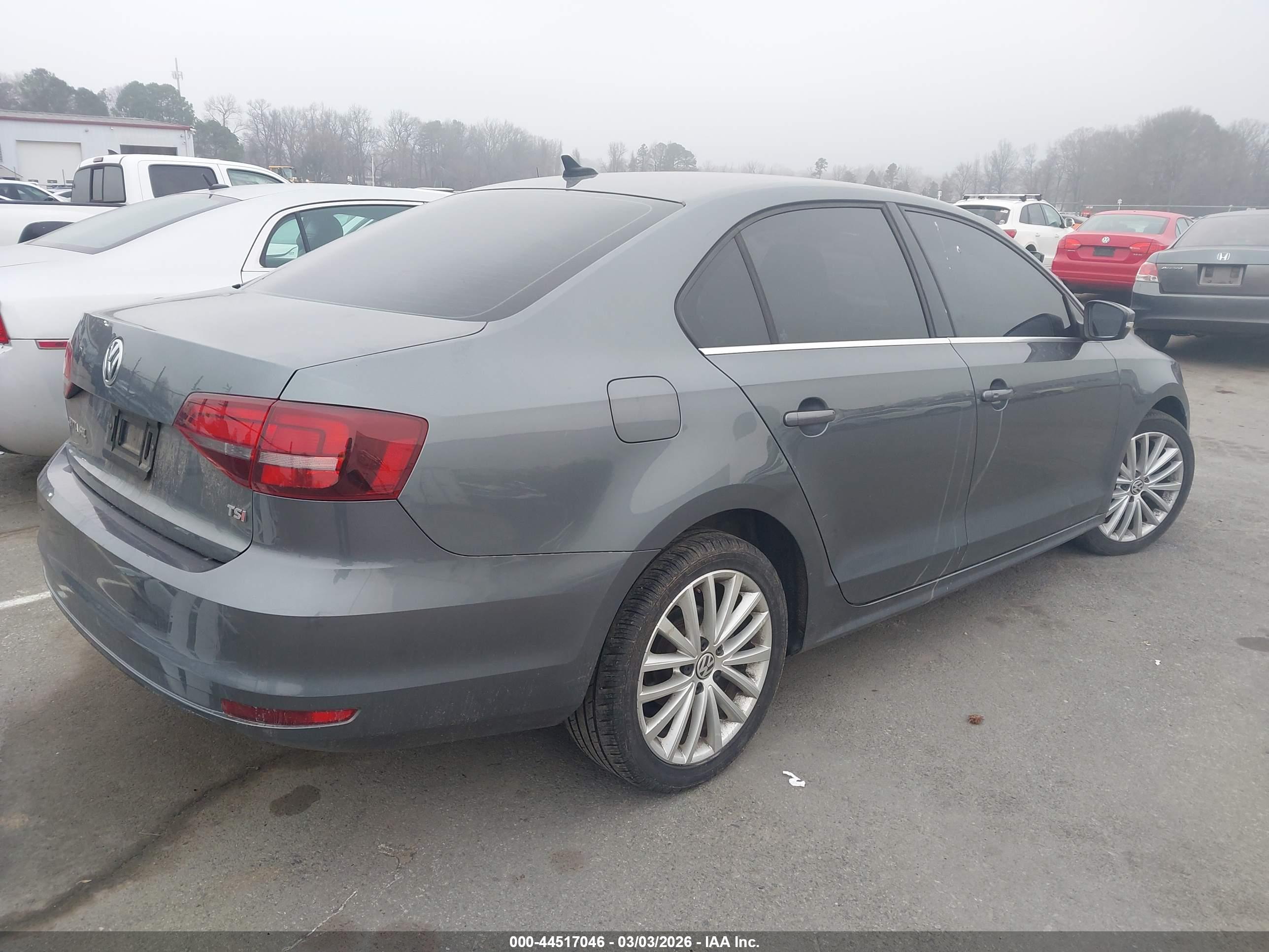 VOLKSWAGEN JETTA image 4