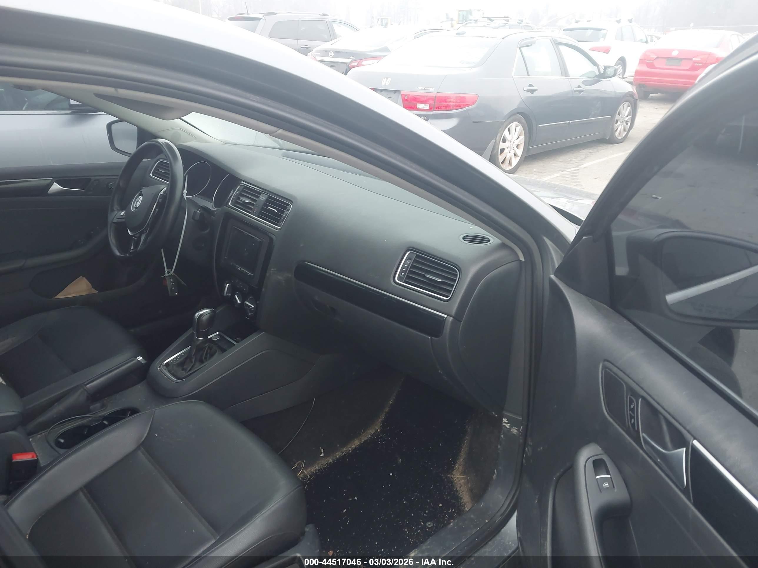 VOLKSWAGEN JETTA image 5