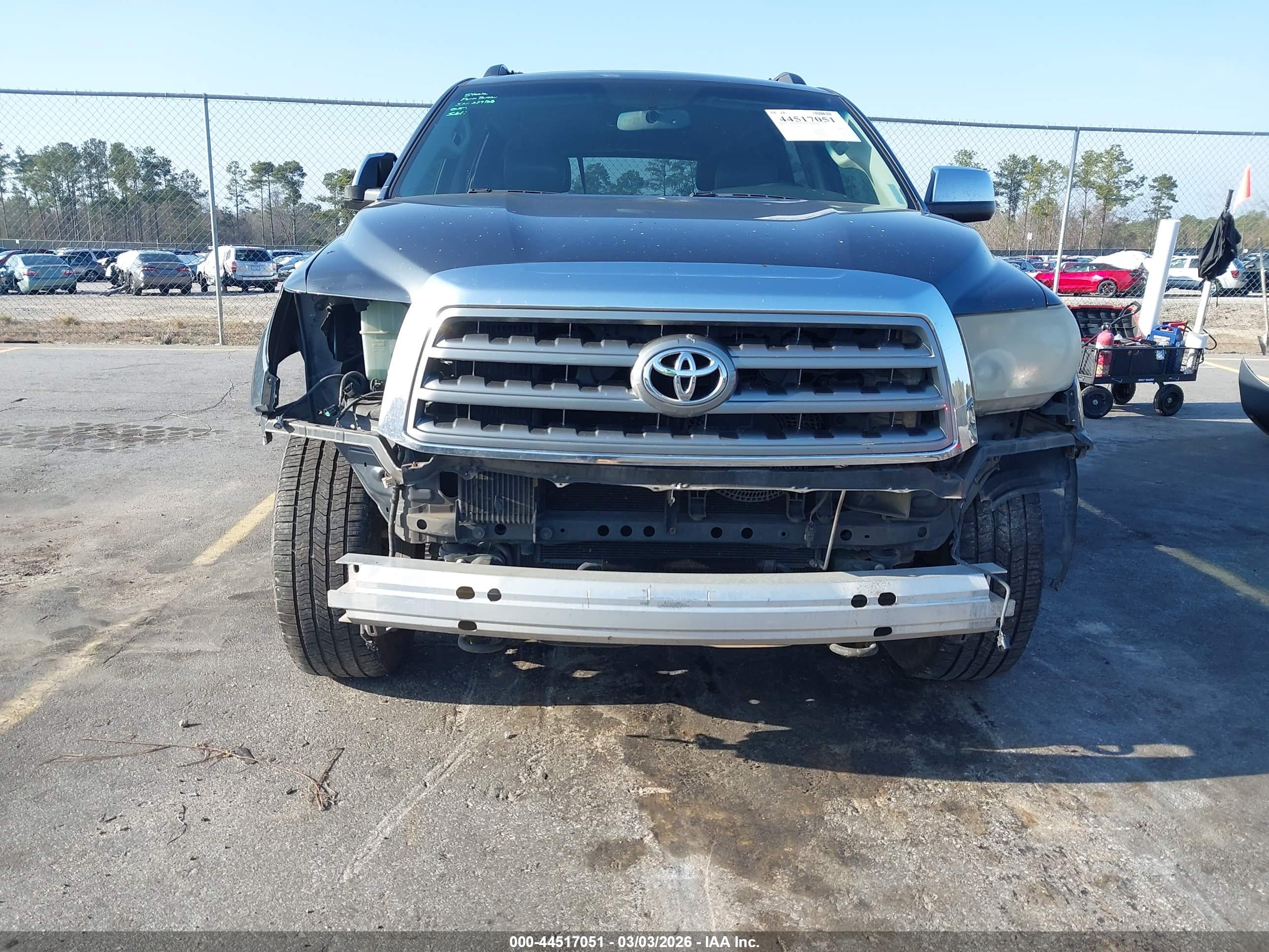TOYOTA SEQUOIA image 6