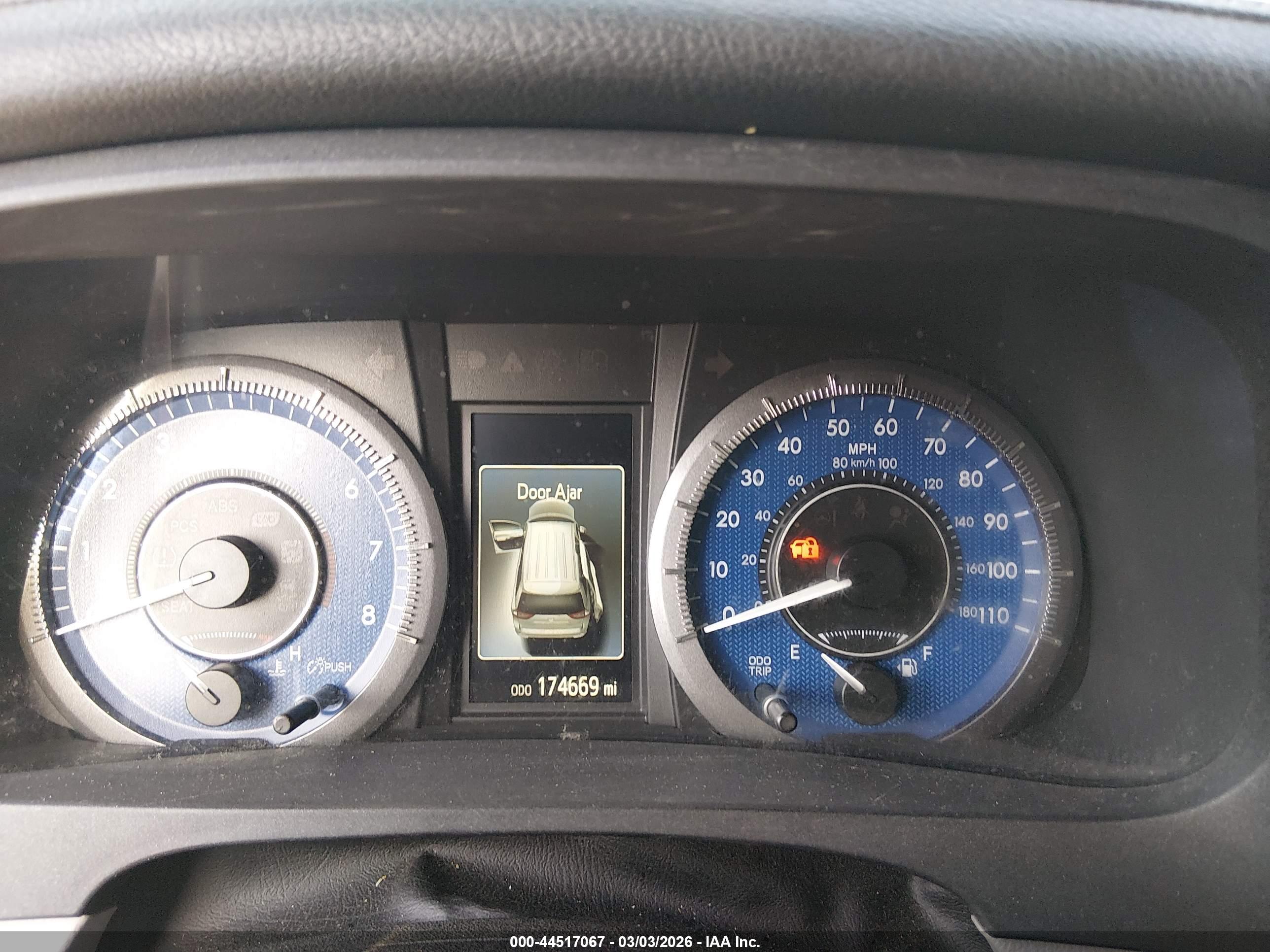 TOYOTA SIENNA image 7